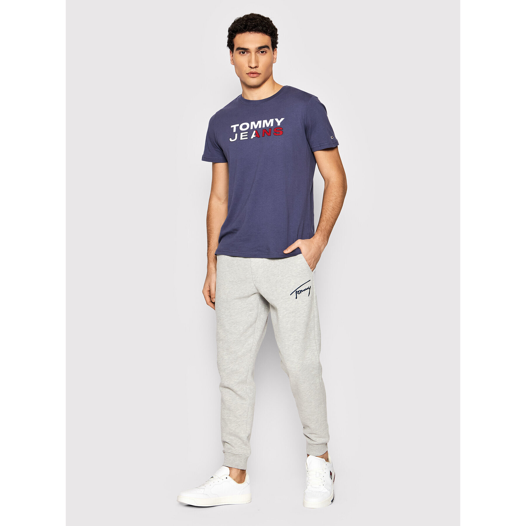 Tommy Jeans Долнище анцуг Signature DM0DM12439 Сив Slim Fit - Pepit.bg