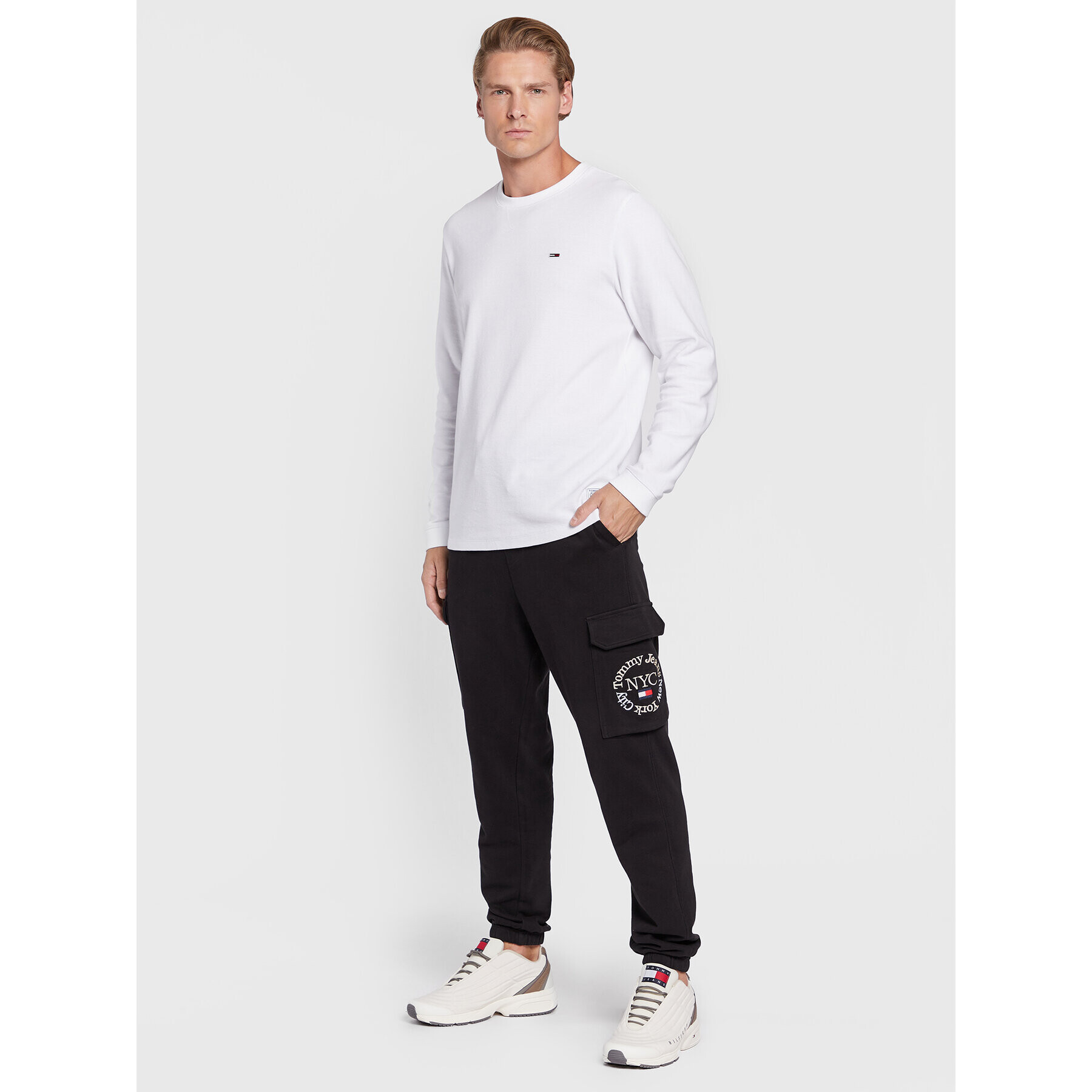 Tommy Jeans Долнище анцуг Timeless DM0DM14277 Черен Regular Fit - Pepit.bg