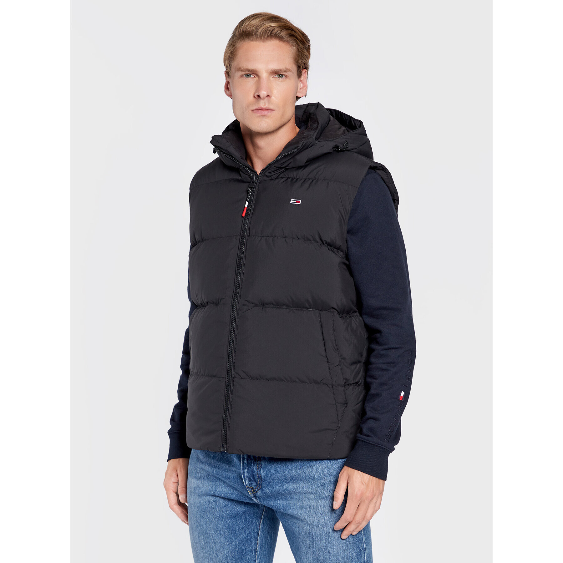 Tommy Jeans Елек Essential DM0DM15449 Черен Regular Fit - Pepit.bg