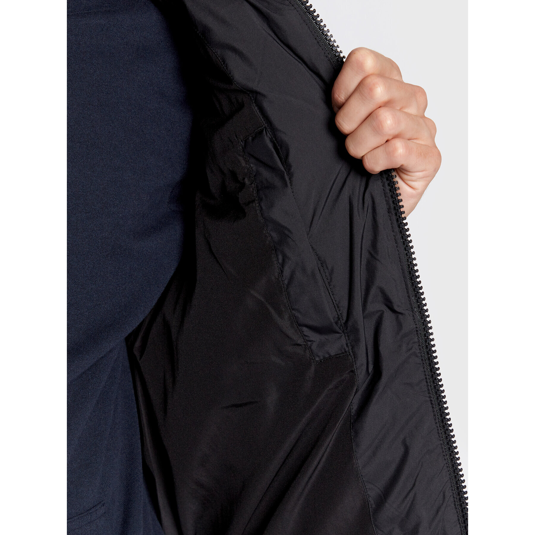 Tommy Jeans Елек Essential DM0DM15449 Черен Regular Fit - Pepit.bg