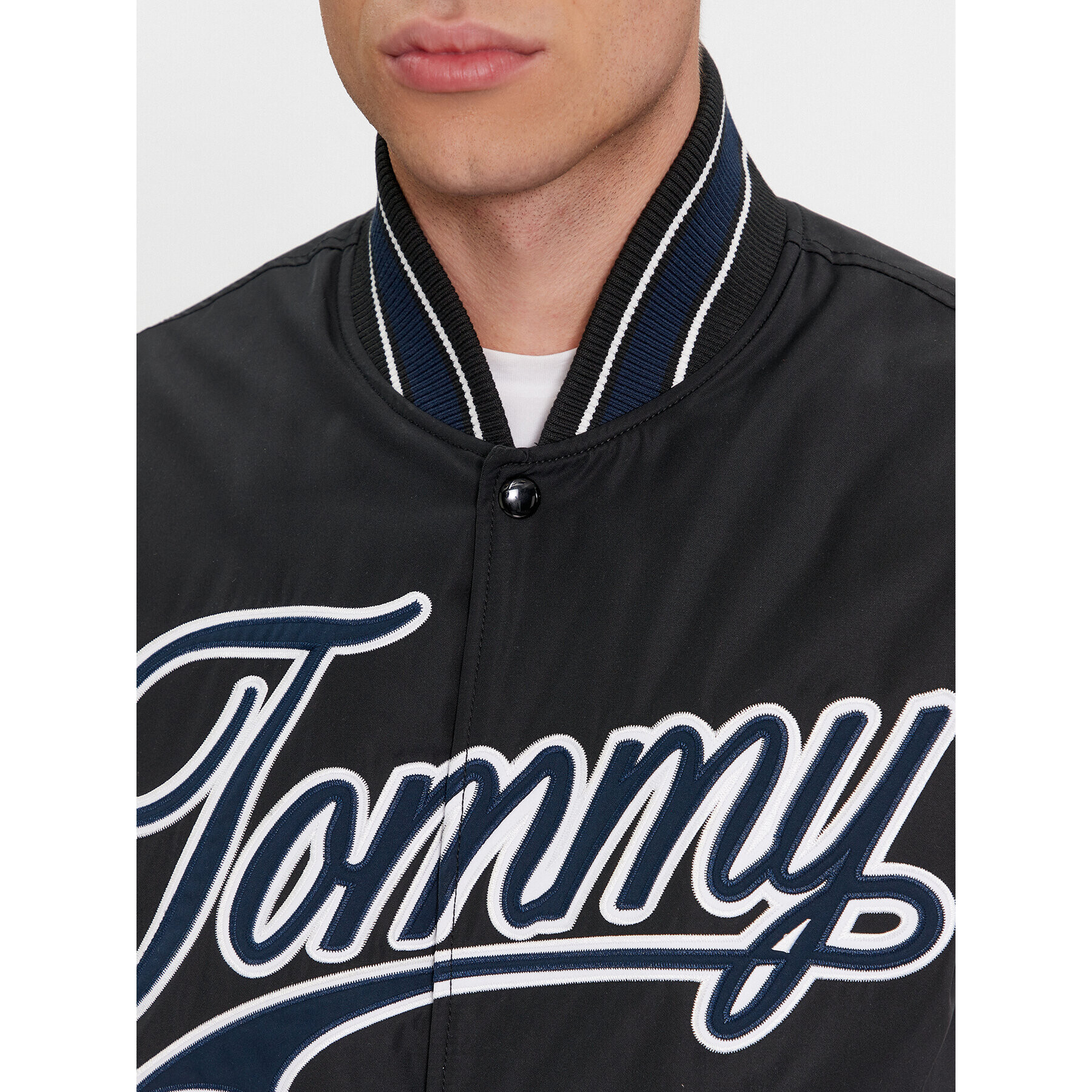 Tommy Jeans Яке бомбър Letterman DM0DM17880 Черен Regular Fit - Pepit.bg