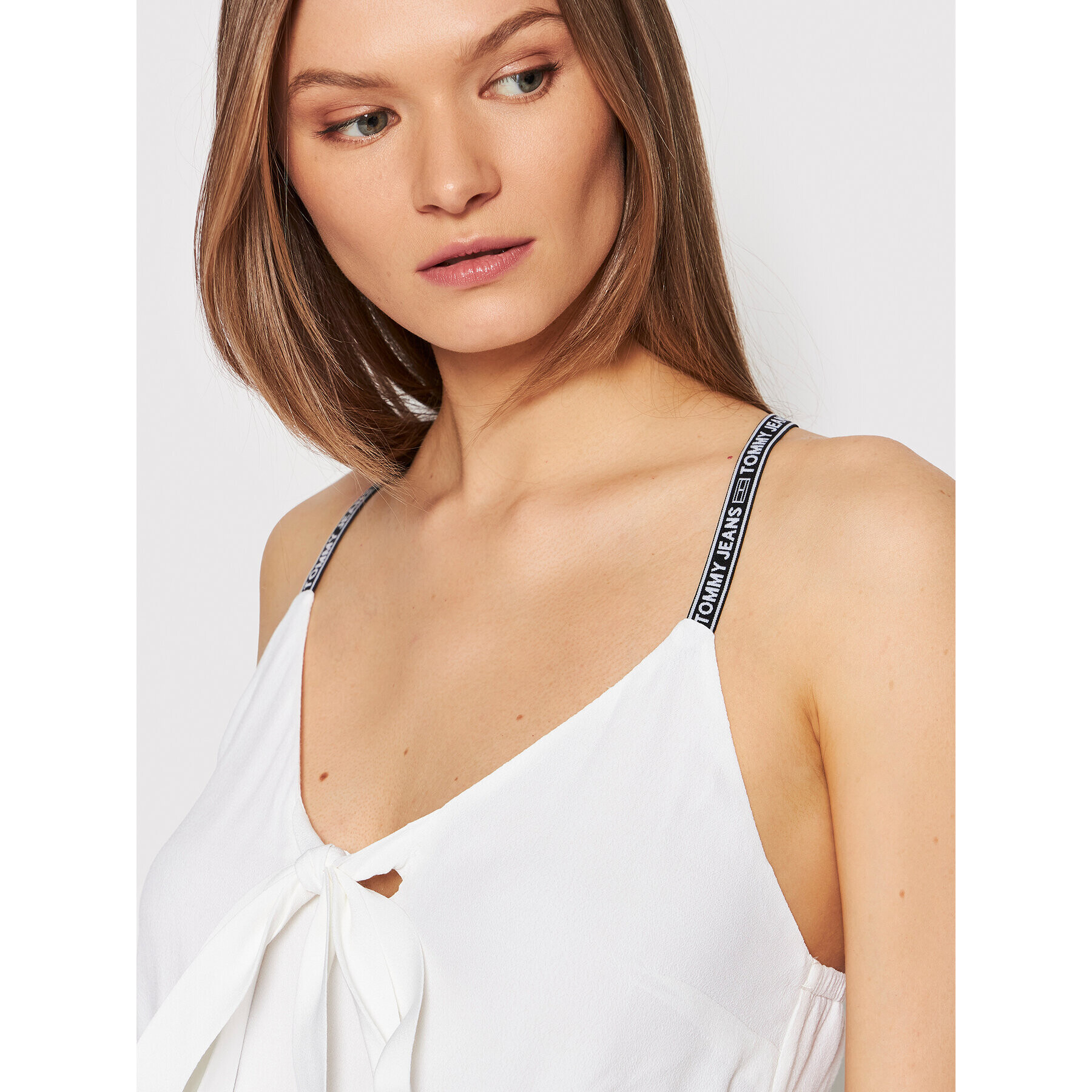 Tommy Jeans Лятна рокля Essential DW0DW12860 Бял Regular Fit - Pepit.bg
