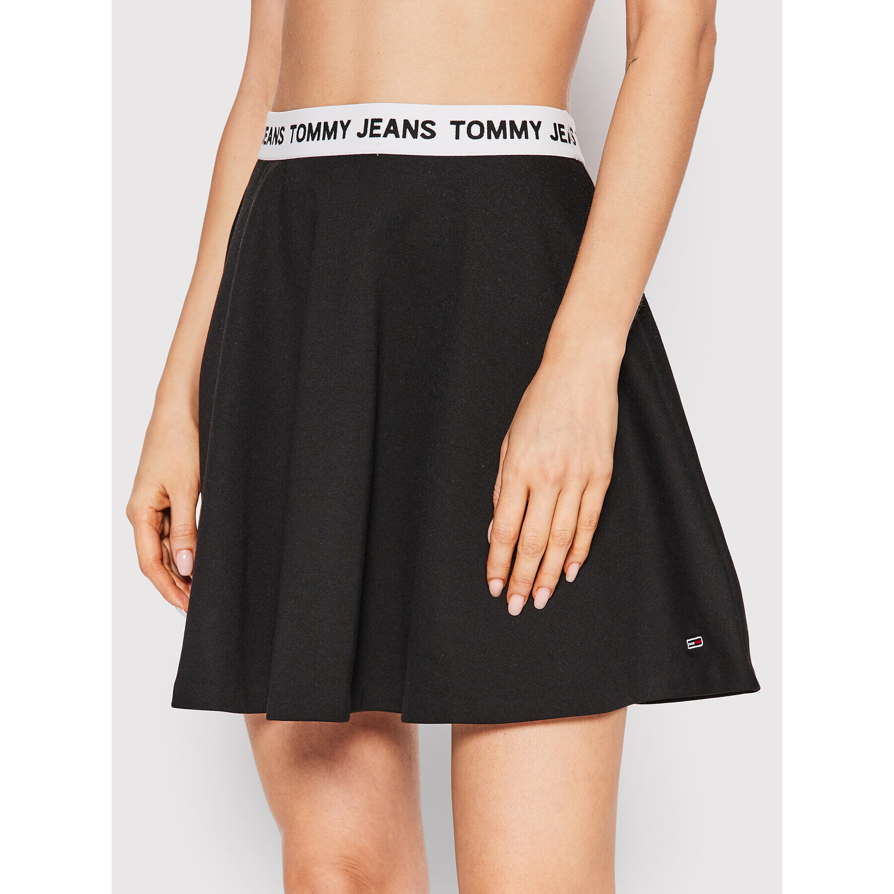 Tommy Jeans Мини пола Logo DW0DW12968 Черен Slim Fit - Pepit.bg