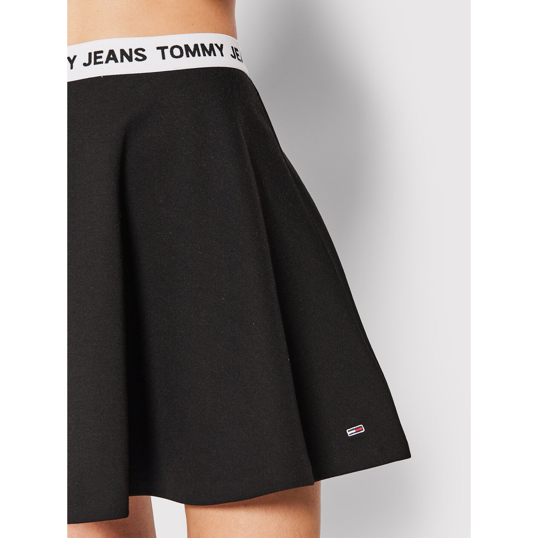 Tommy Jeans Мини пола Logo DW0DW12968 Черен Slim Fit - Pepit.bg