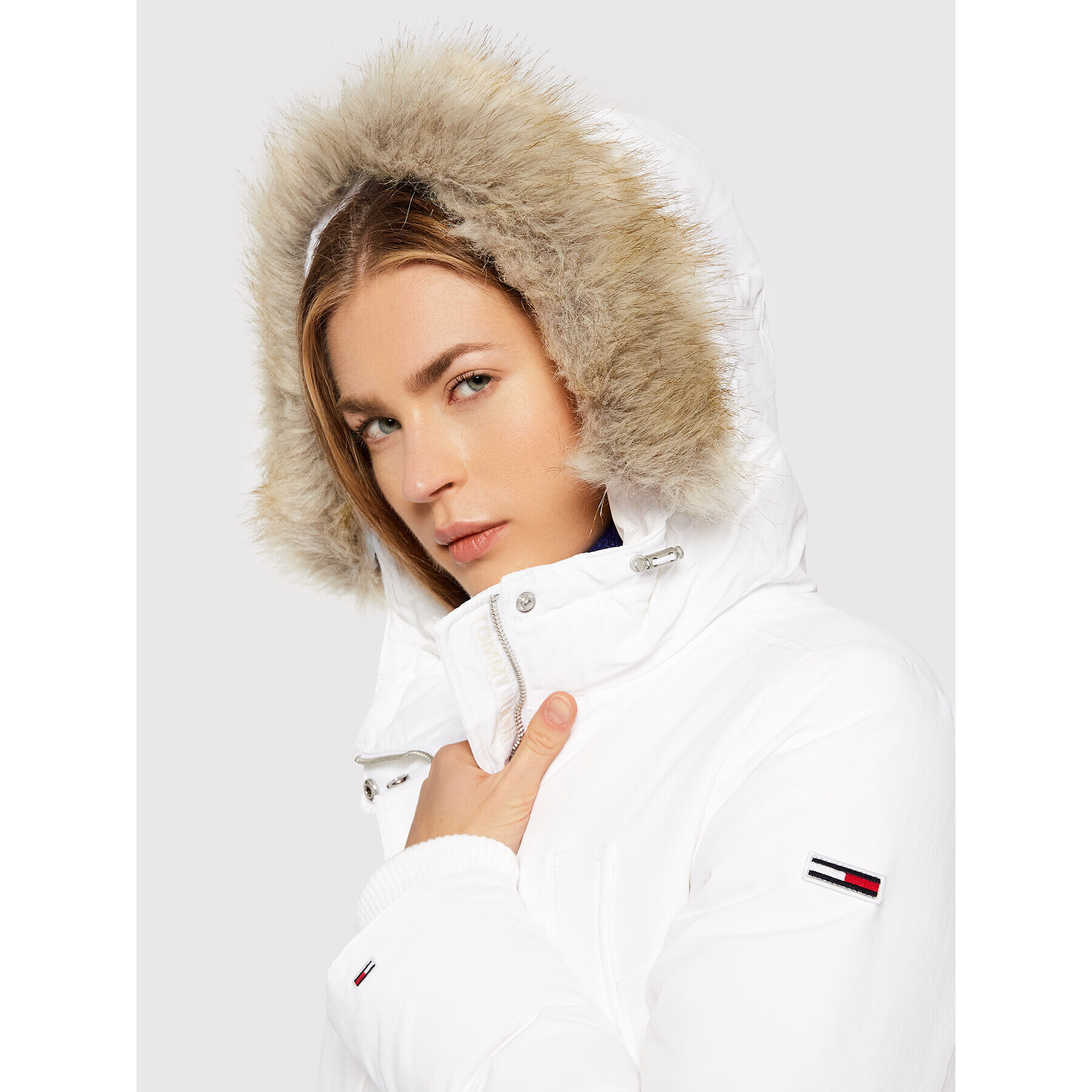Tommy Jeans Парка Tjw Technical DW0DW11092 Бял Regular Fit - Pepit.bg