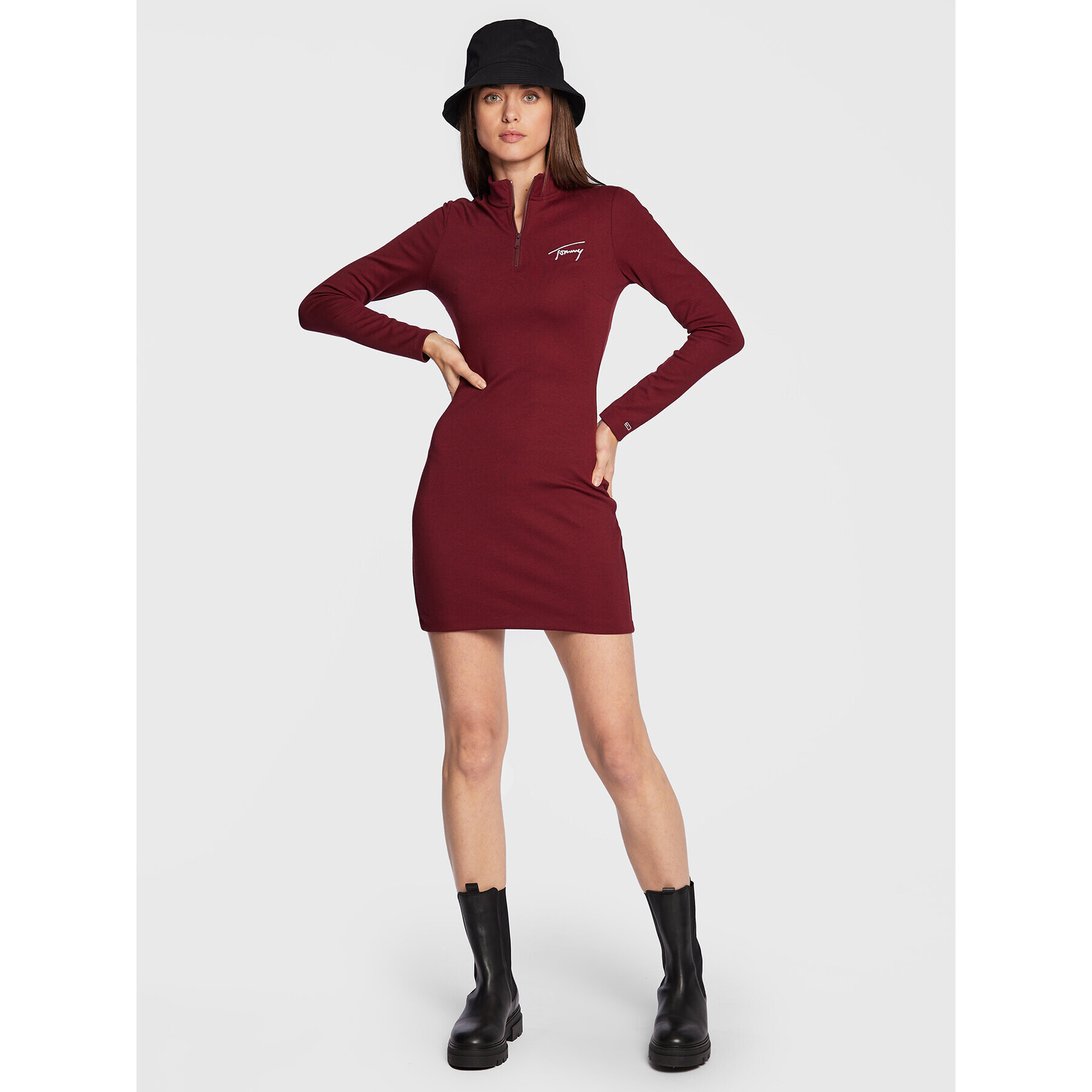 Tommy Jeans Плетена рокля Signature Bodycon DW0DW14386 Бордо Slim Fit - Pepit.bg