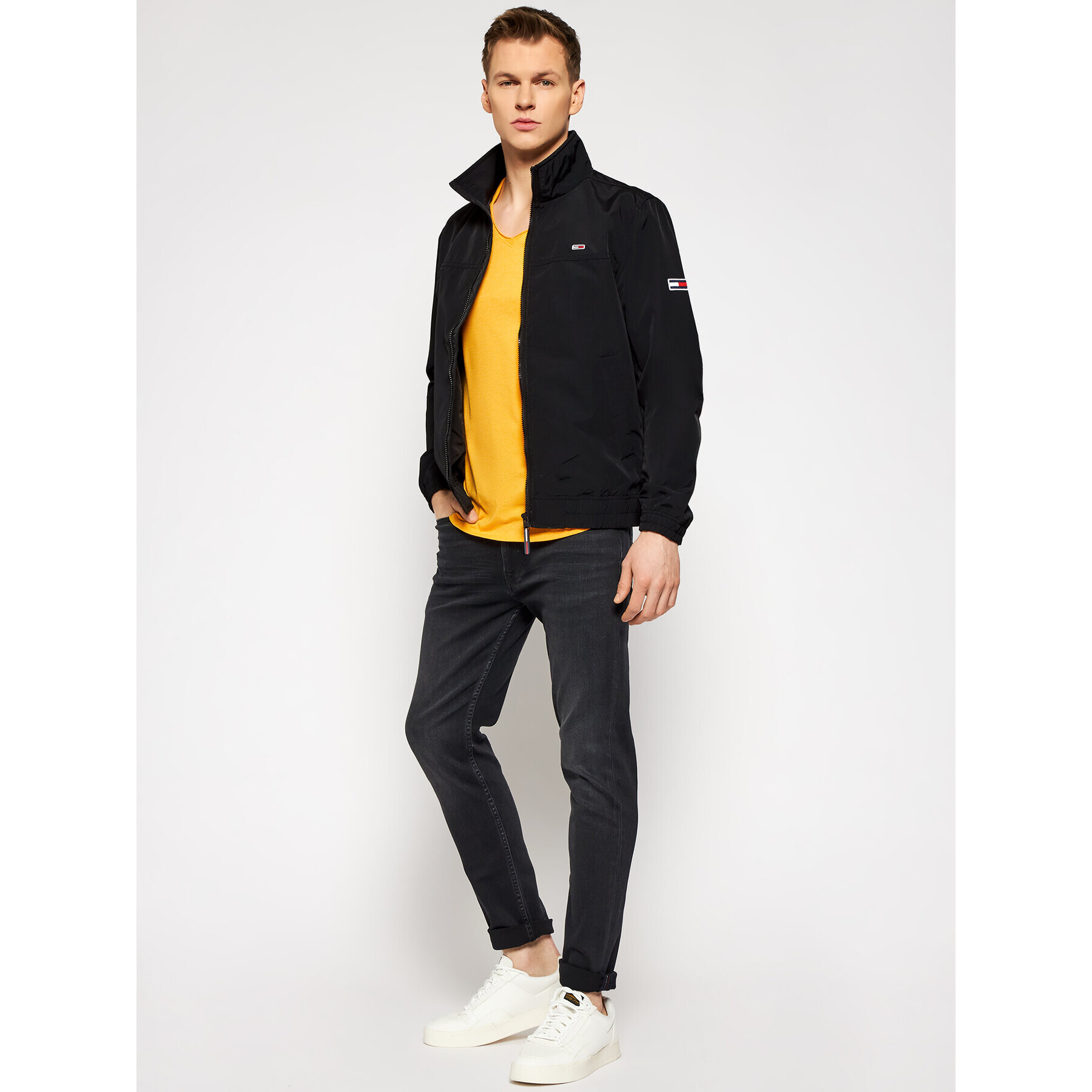 Tommy Jeans Преходно яке Essential Casual DM0DM10061 Черен Regular Fit - Pepit.bg