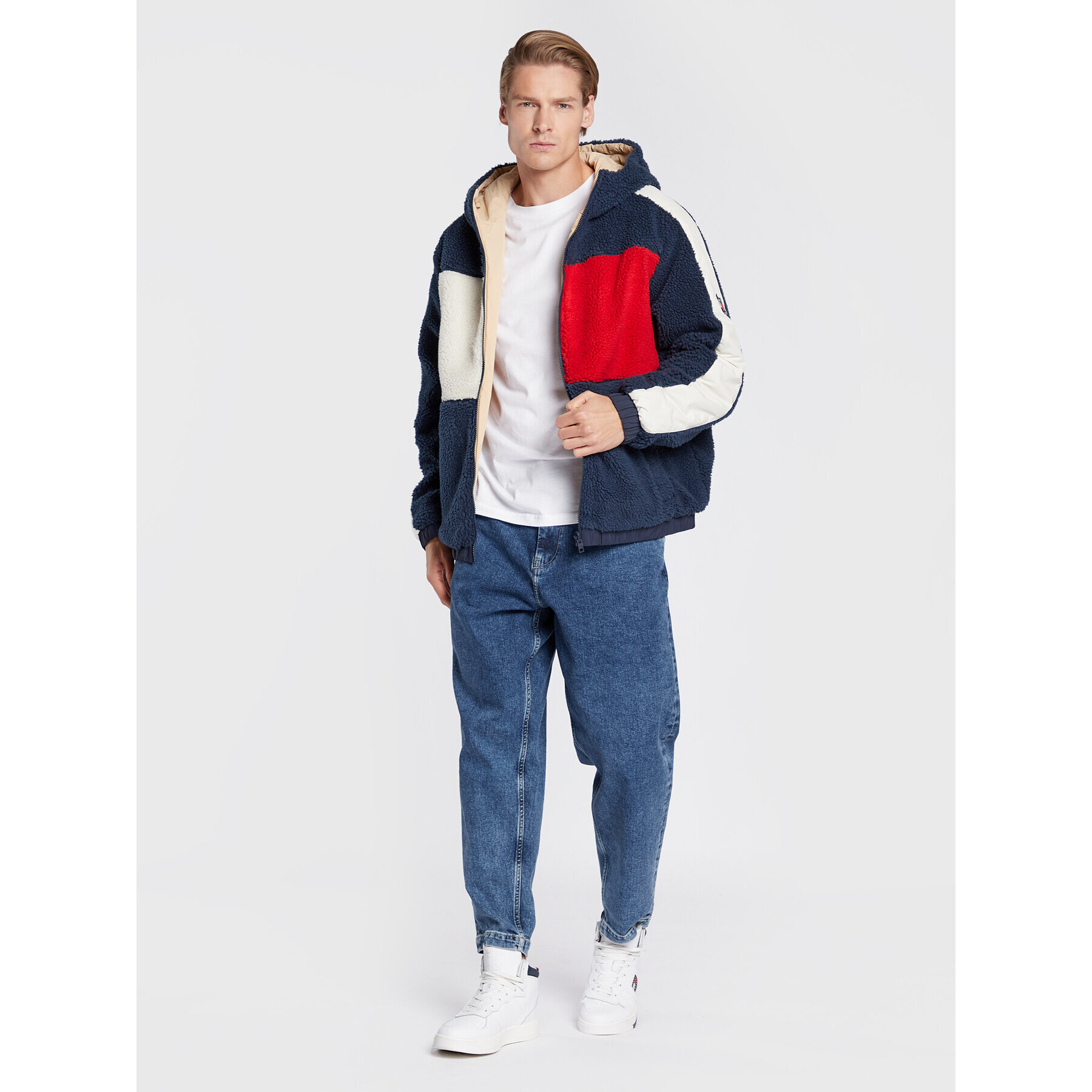 Tommy Jeans Преходно яке Reversible DM0DM14455 Бежов Relaxed Fit - Pepit.bg