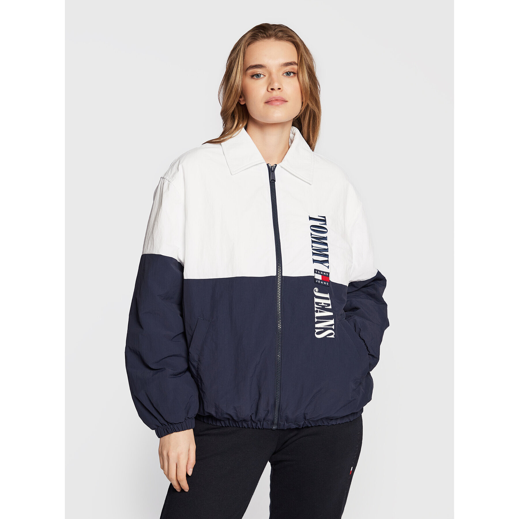 Tommy Jeans Преходно яке Archive DW0DW14296 Тъмносин Relaxed Fit - Pepit.bg