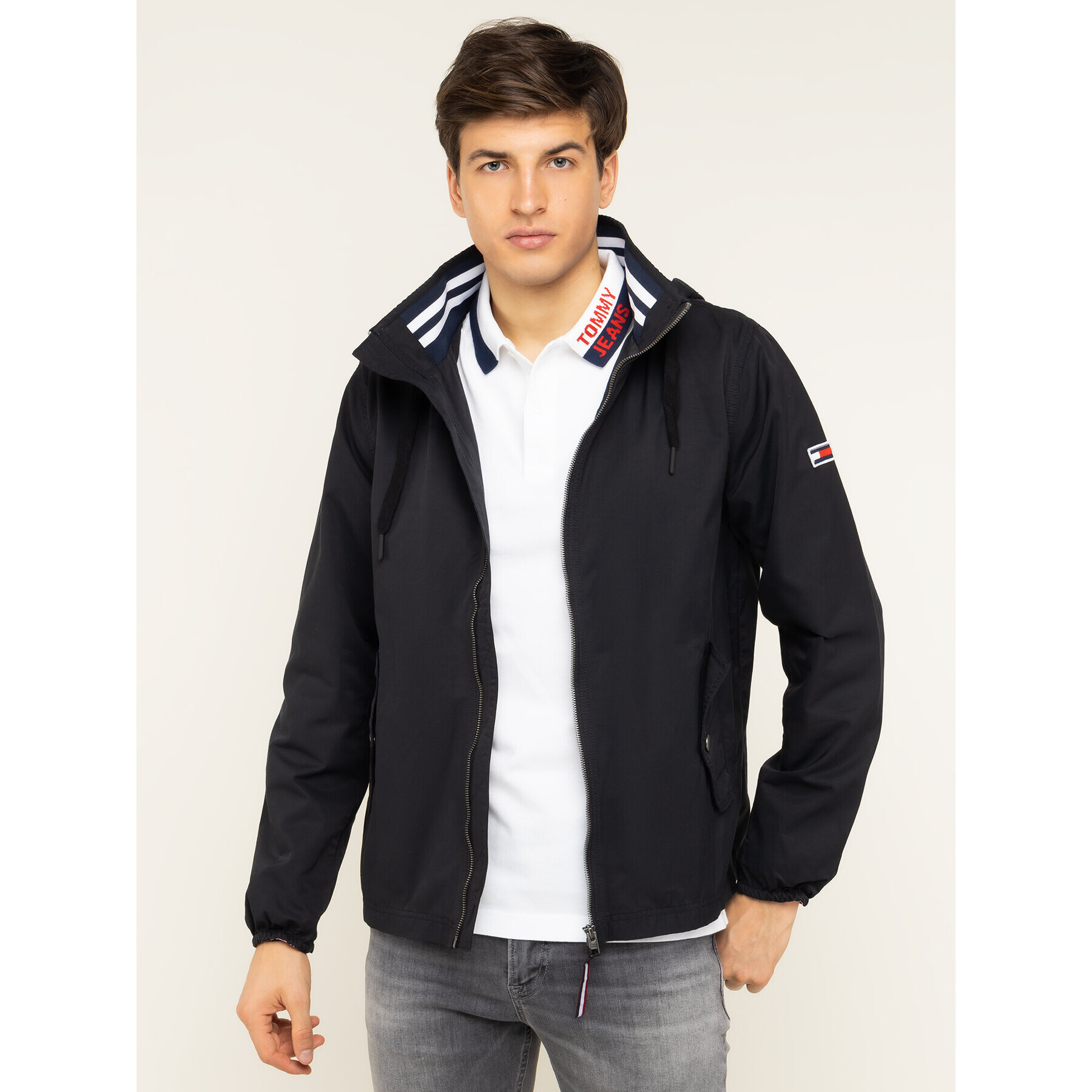 Tommy Jeans Преходно яке Essential DM0DM07579 Черен Regular Fit - Pepit.bg