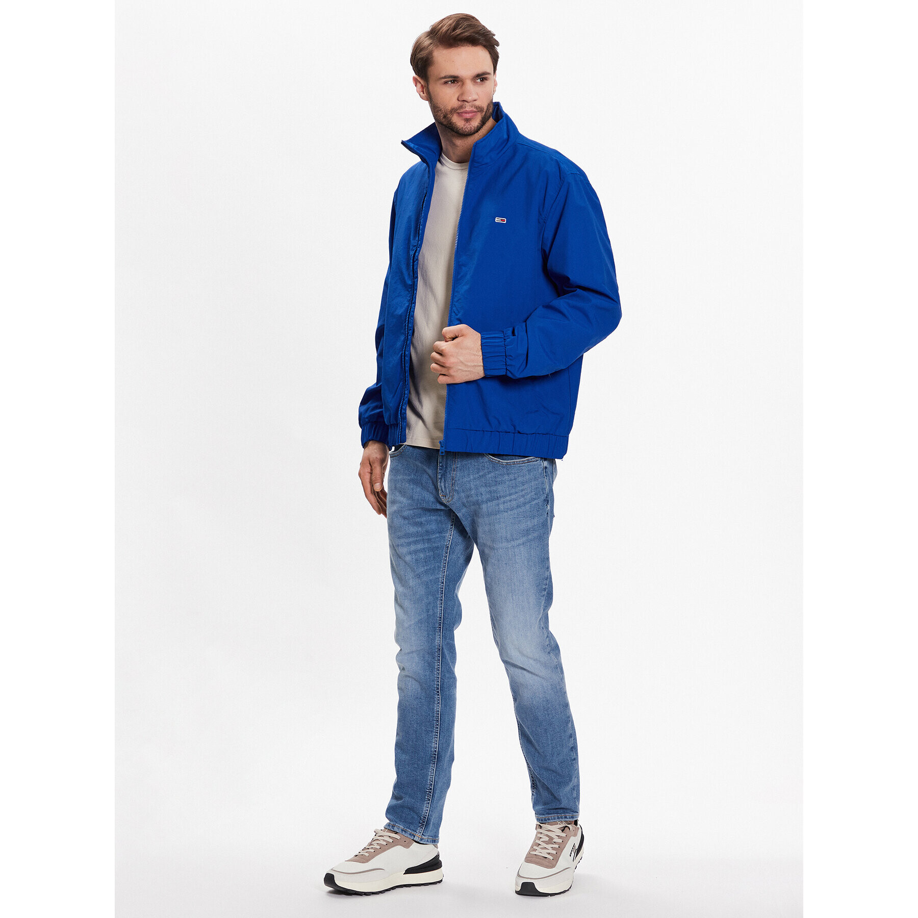 Tommy Jeans Преходно яке Essential DM0DM15916 Син Regular Fit - Pepit.bg