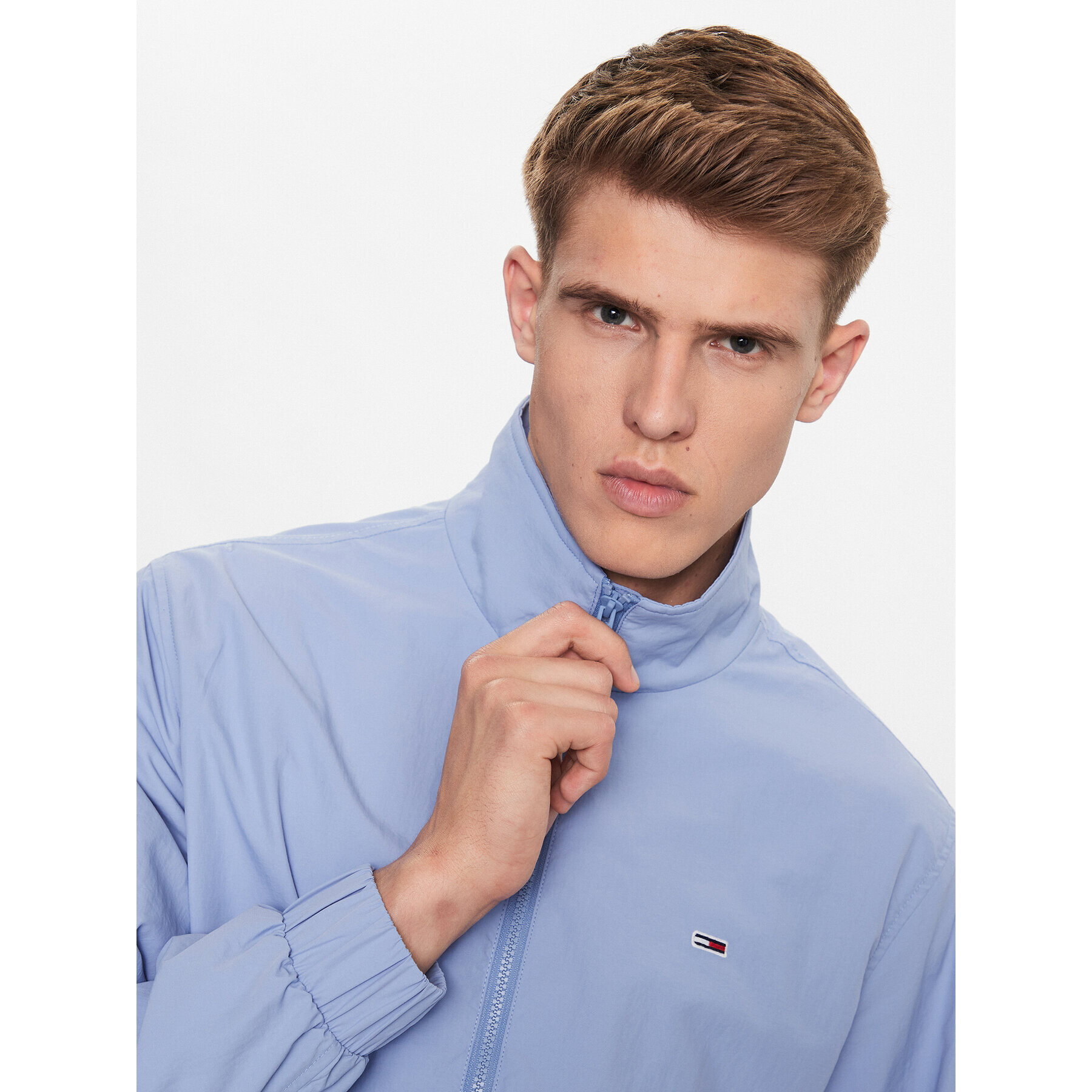 Tommy Jeans Преходно яке Essential DM0DM15916 Син Regular Fit - Pepit.bg