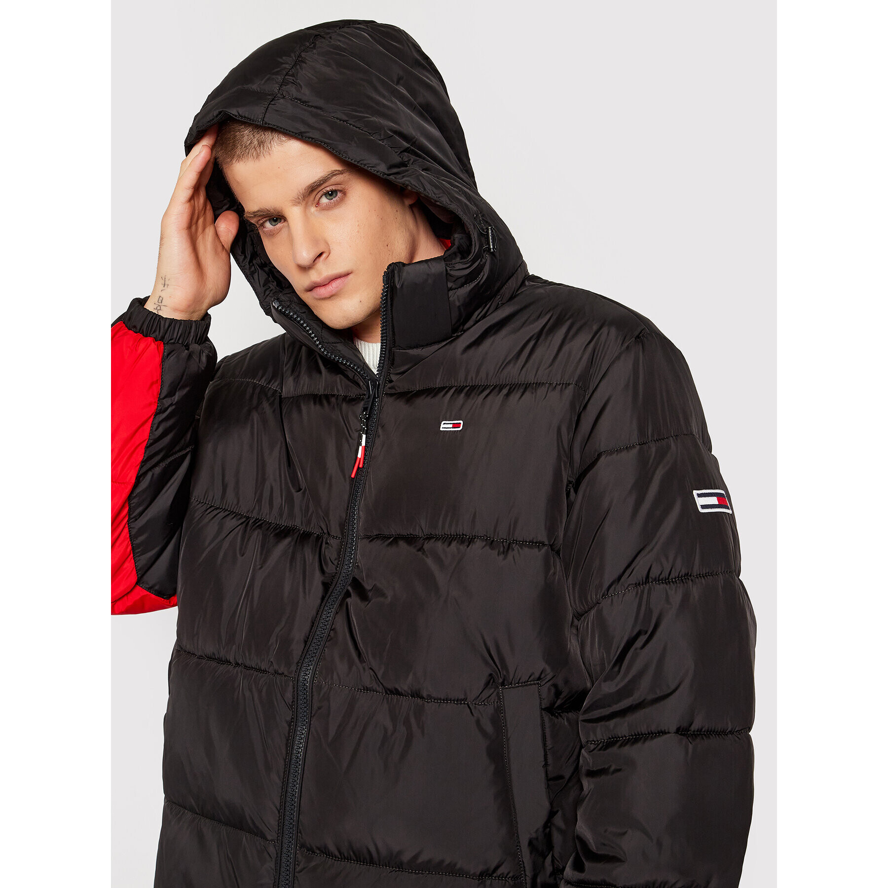 Tommy Jeans Пухено яке Back Flag Puffer DM0DM12170 Черен Regular Fit - Pepit.bg