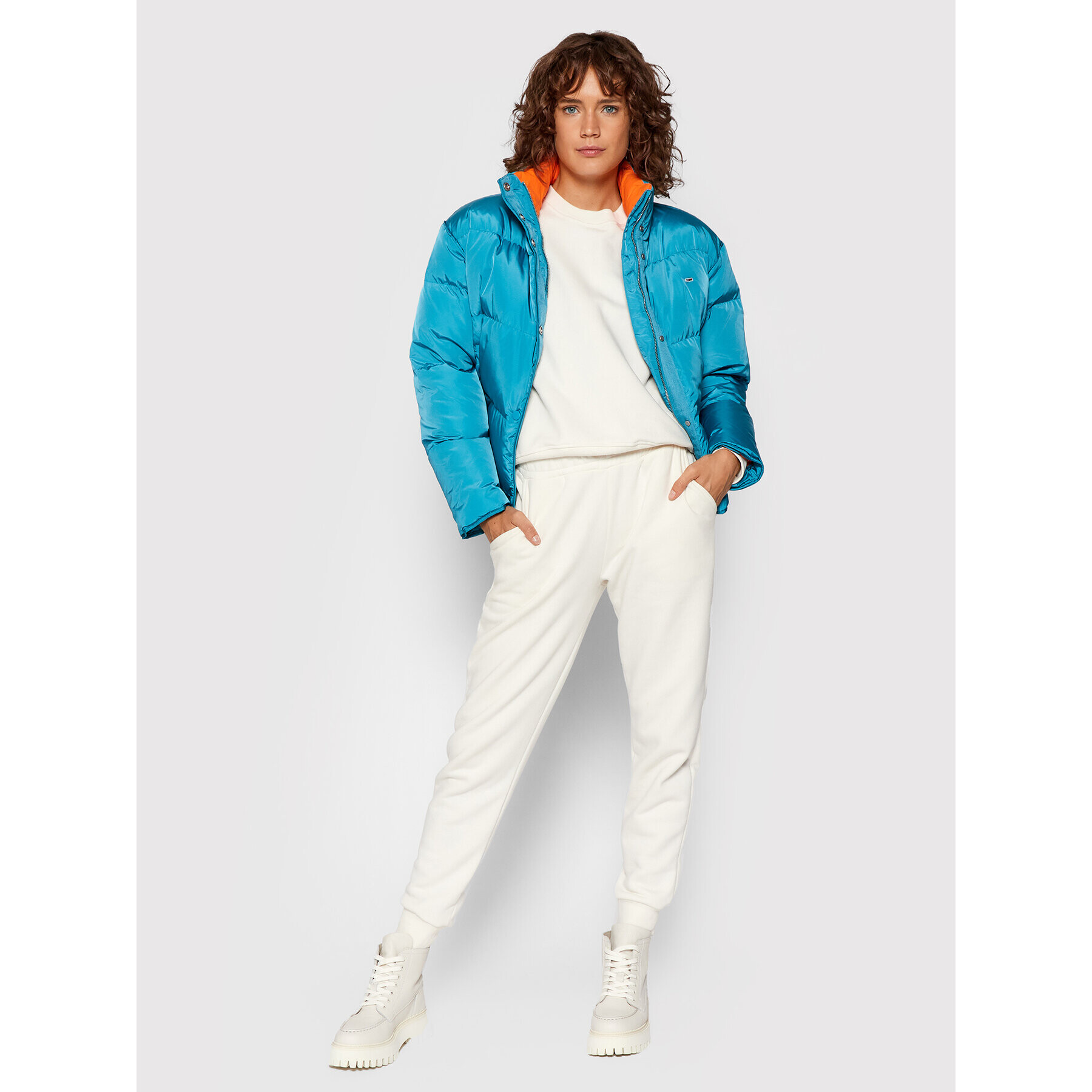 Tommy Jeans Пухено яке Color Pop DW0DW11089 Син Regular Fit - Pepit.bg