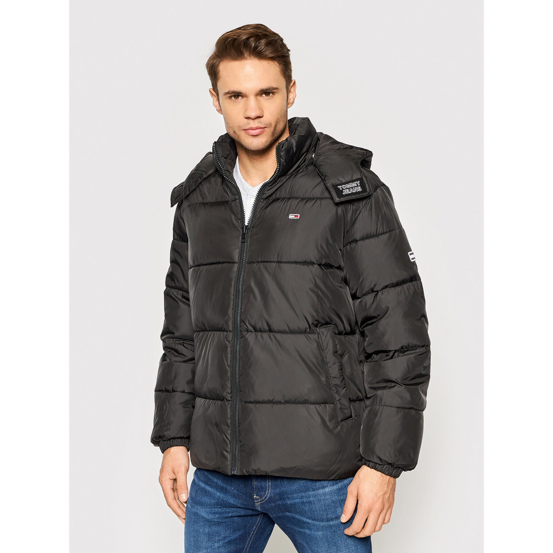 Tommy Jeans Пухено яке Essential DM0DM11730 Черен Regular Fit - Pepit.bg