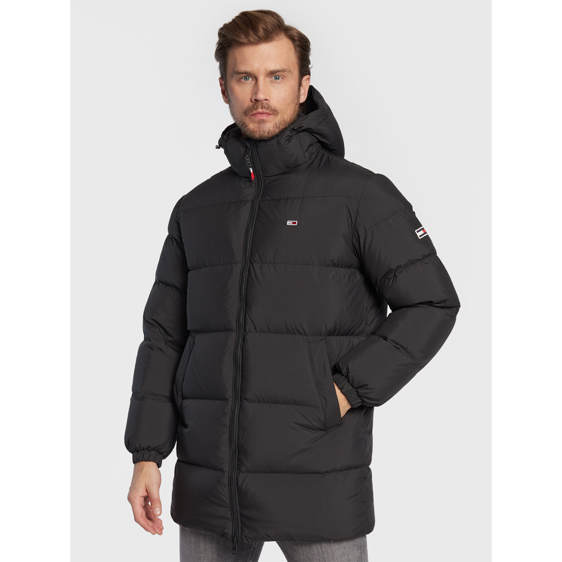 Tommy Jeans Пухено яке Essential DM0DM15117 Черен Regular Fit - Pepit.bg
