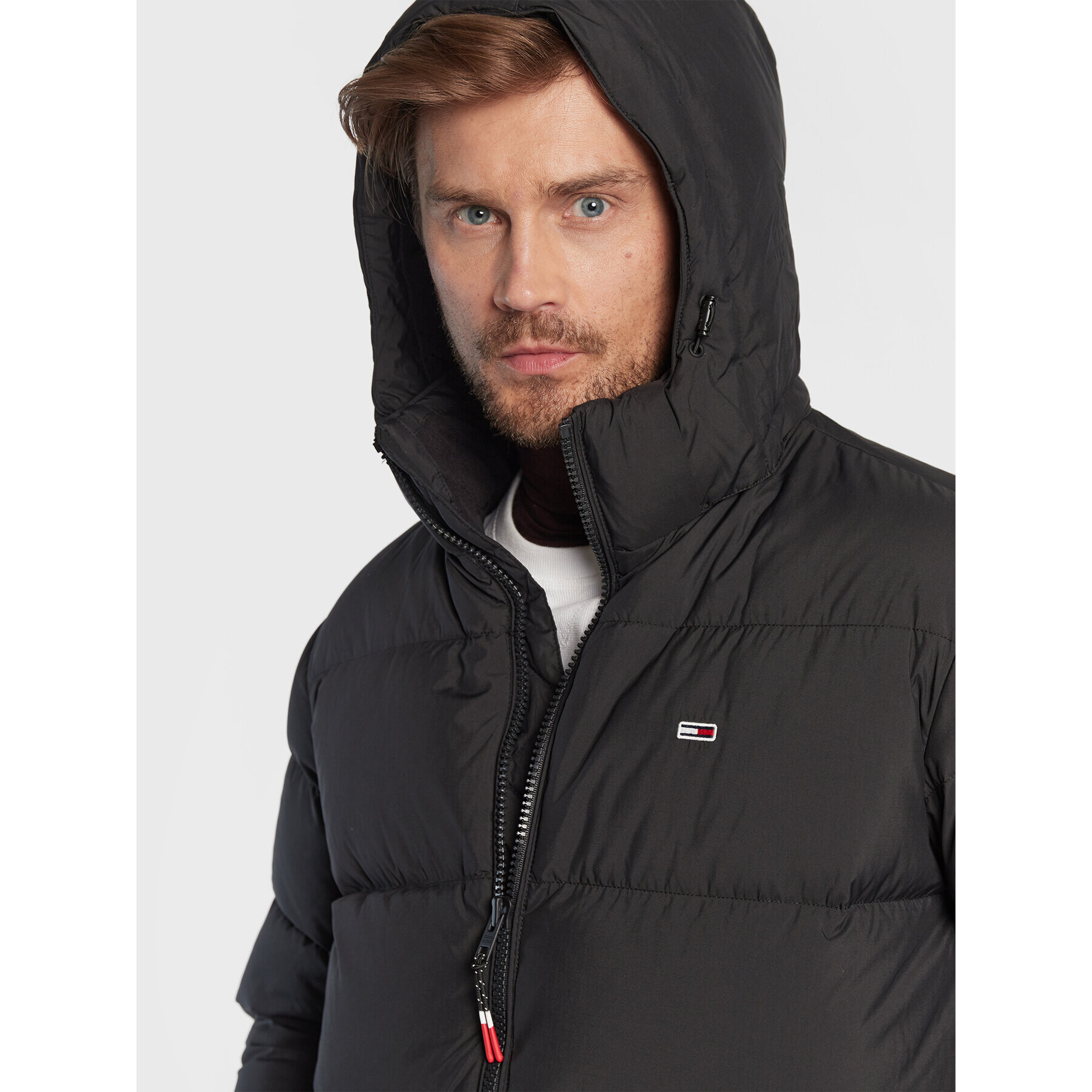 Tommy Jeans Пухено яке Essential DM0DM15117 Черен Regular Fit - Pepit.bg
