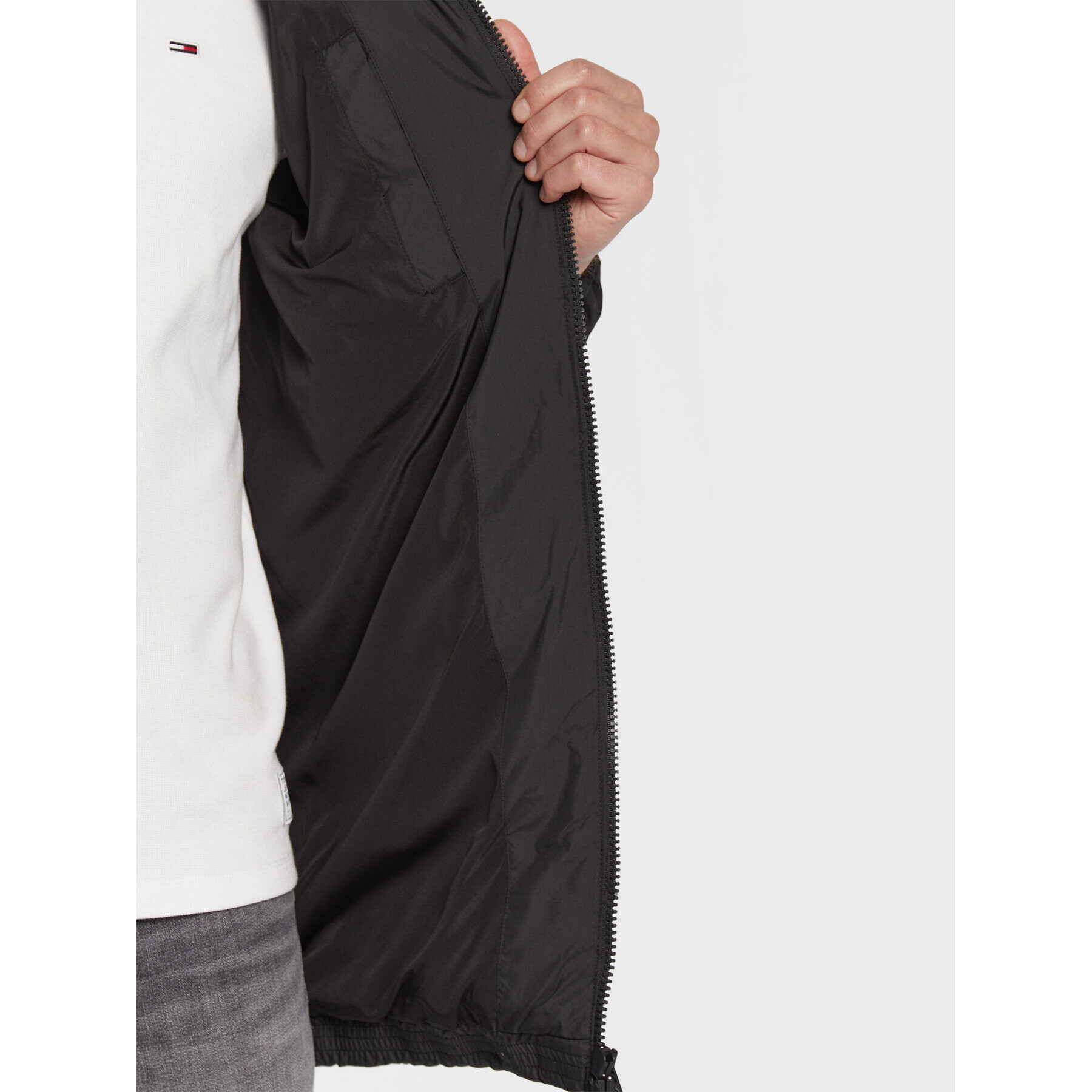 Tommy Jeans Пухено яке Essential DM0DM15117 Черен Regular Fit - Pepit.bg