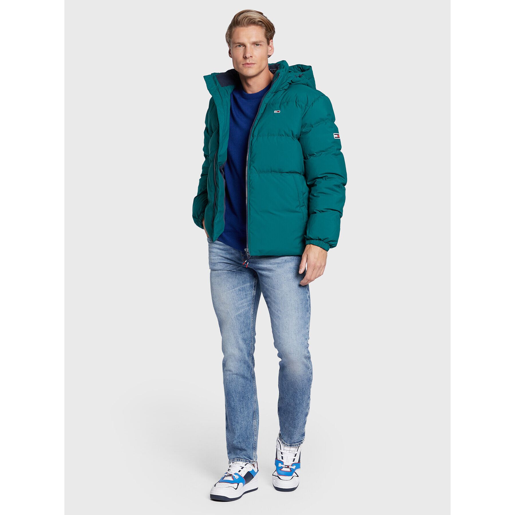 Tommy Jeans Пухено яке Essential DM0DM15447 Зелен Regular Fit - Pepit.bg