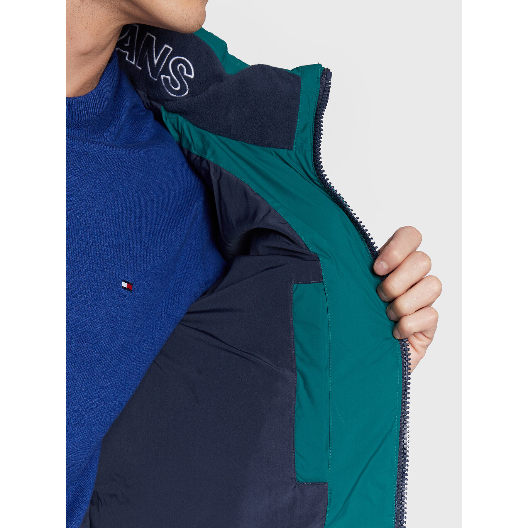 Tommy Jeans Пухено яке Essential DM0DM15447 Зелен Regular Fit - Pepit.bg