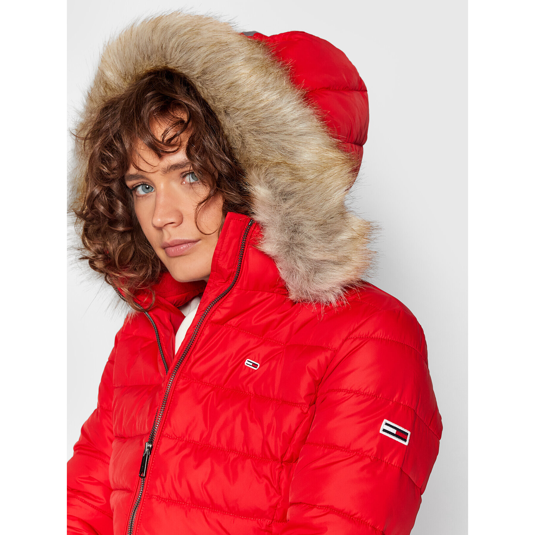 Tommy Jeans Пухено яке Essential DW0DW09062 Червен Slim Fit - Pepit.bg