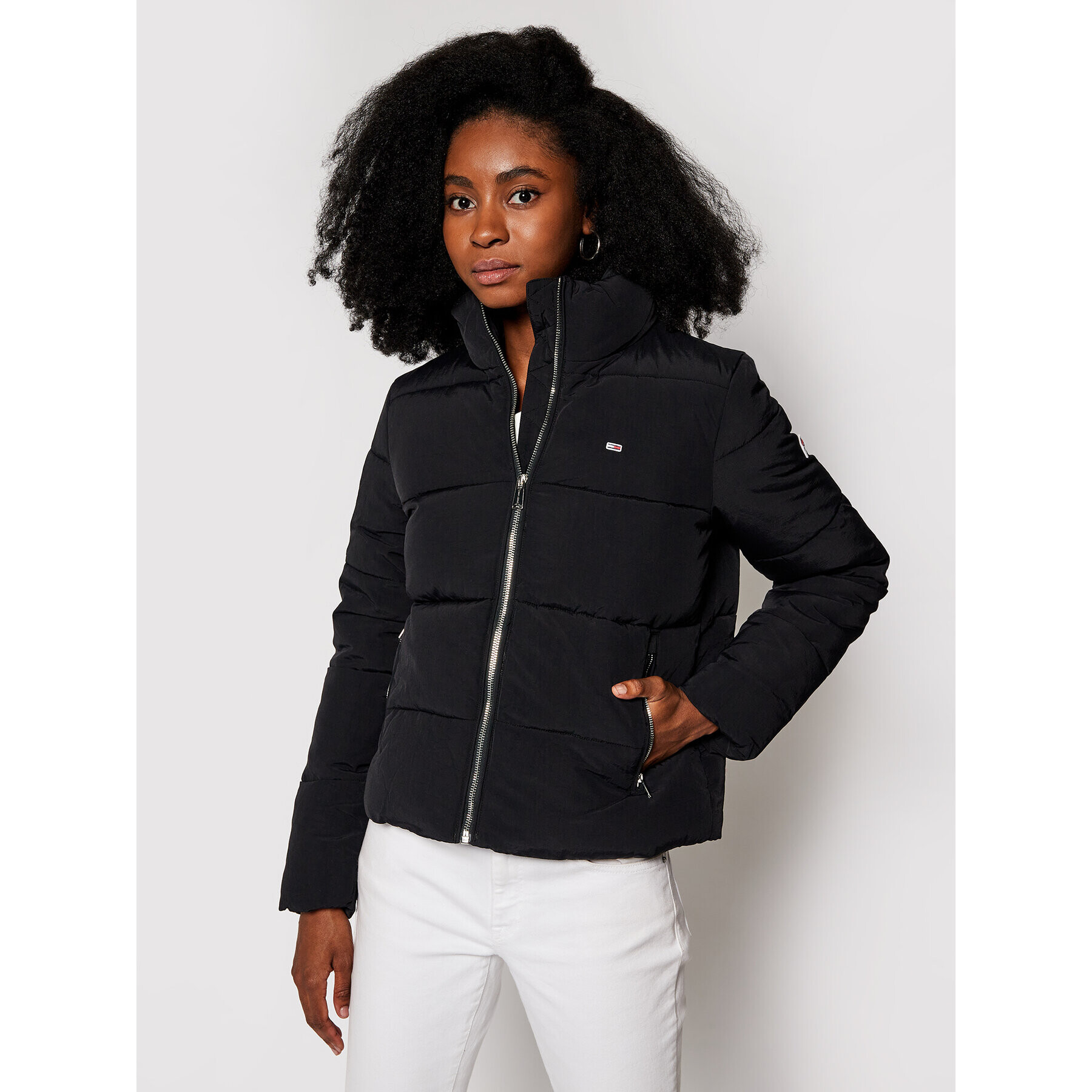 Tommy Jeans Пухено яке Modern DW0DW08843 Черен Regular Fit - Pepit.bg