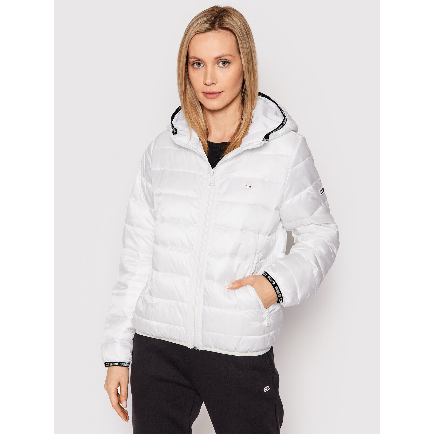 Tommy Jeans Пухено яке Quilted DW0DW09350 Бял Relaxed Fit - Pepit.bg