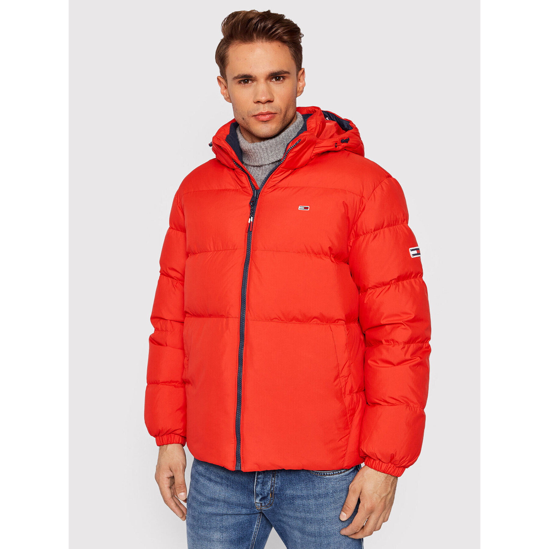 Tommy Jeans Пухено яке Tjm Essential DM0DM12171 Червен Regular Fit - Pepit.bg