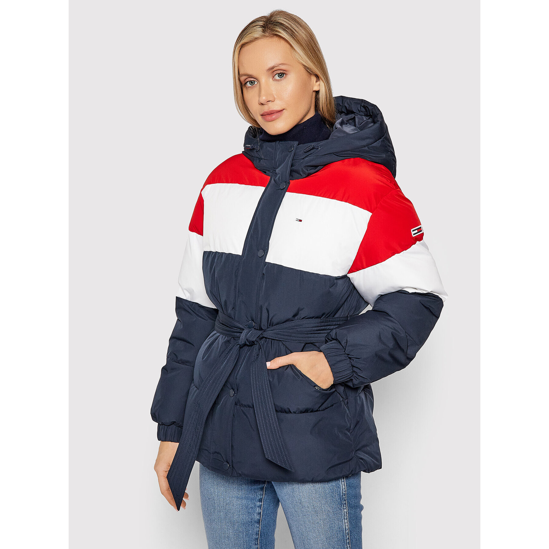 Tommy Jeans Пухено яке Tjw Belsted Colorblock DW0DW11097 Тъмносин Regular Fit - Pepit.bg