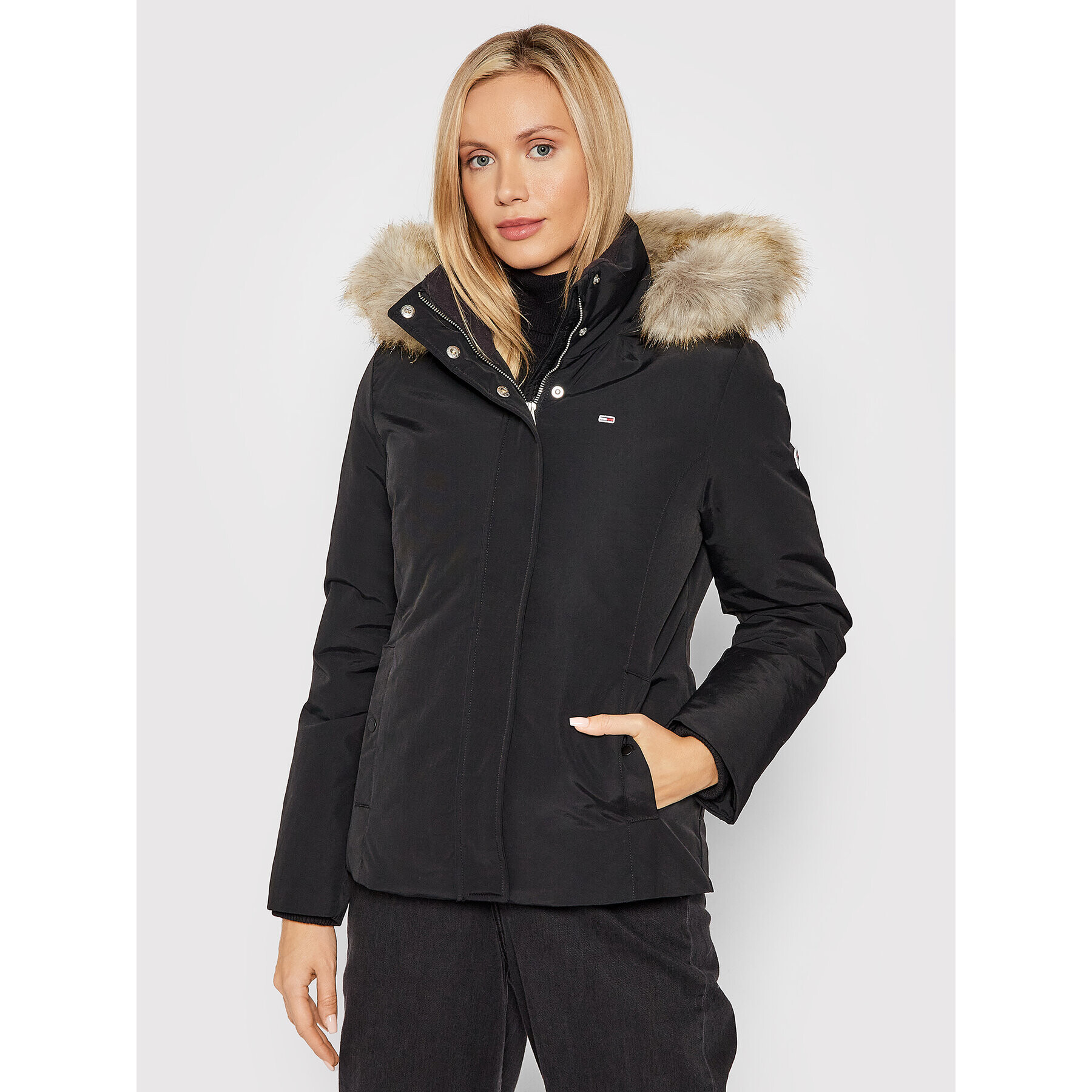Tommy Jeans Пухено яке Tjw Technical DW0DW11096 Черен Slim Fit - Pepit.bg