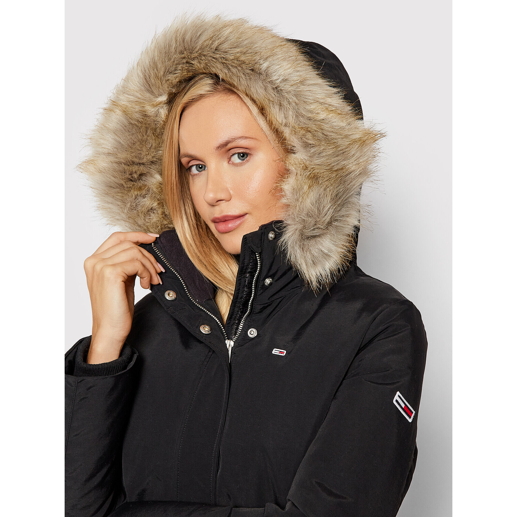 Tommy Jeans Пухено яке Tjw Technical DW0DW11096 Черен Slim Fit - Pepit.bg