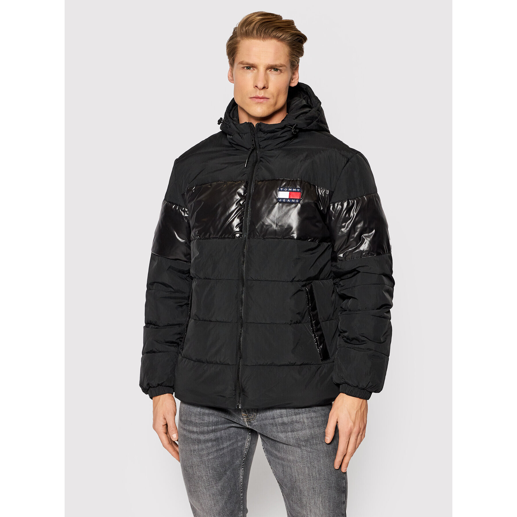 Tommy Jeans Пухено яке Tonal Blocking DM0DM13247 Черен Regular Fit - Pepit.bg