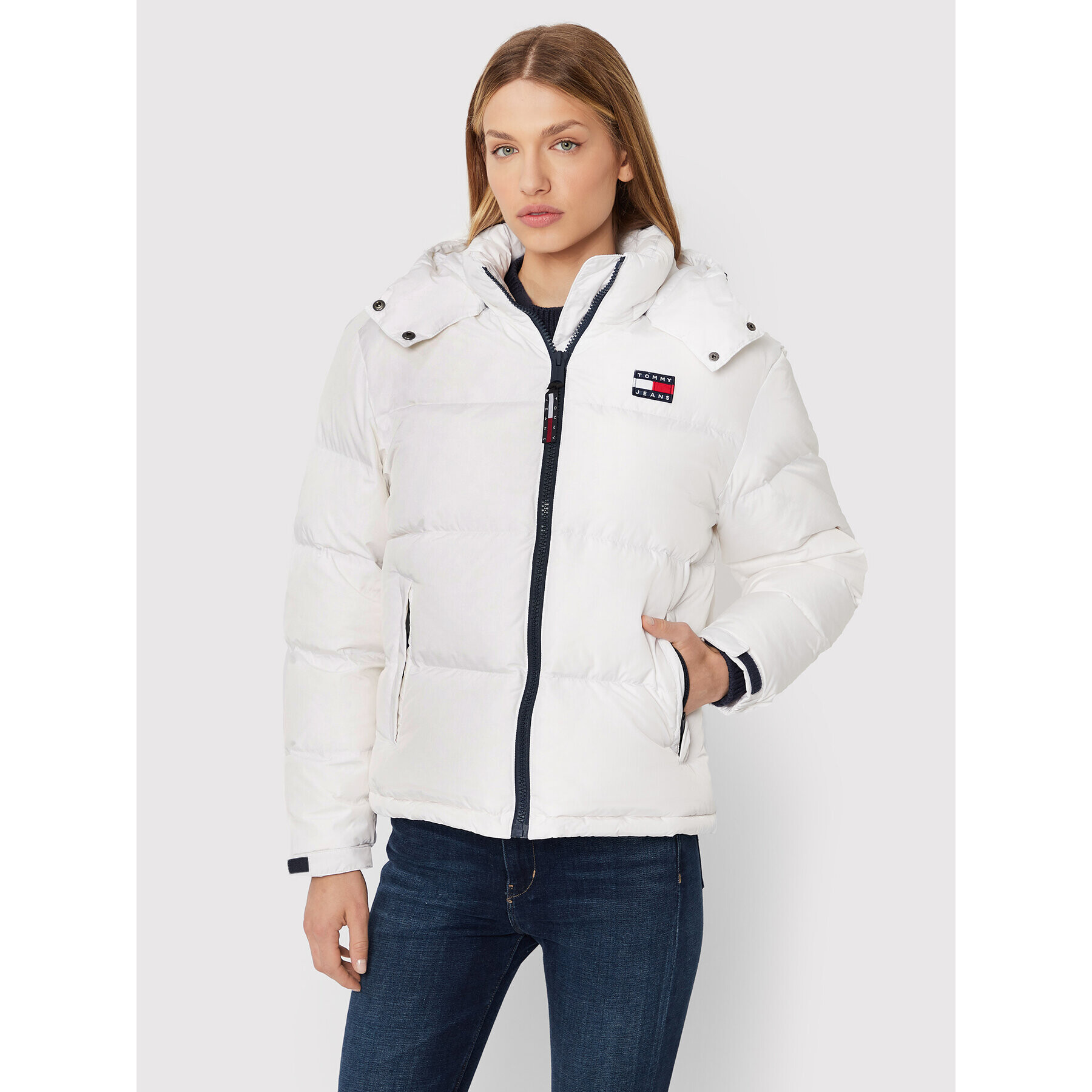 Tommy Jeans Пухено яке Alaska DW0DW14661 Бял Regular Fit - Pepit.bg