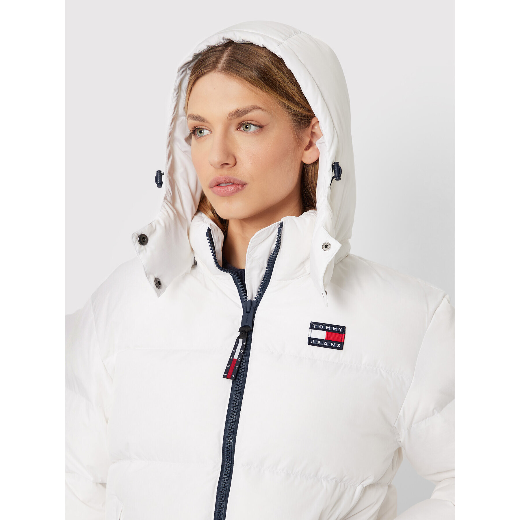 Tommy Jeans Пухено яке Alaska DW0DW14661 Бял Regular Fit - Pepit.bg