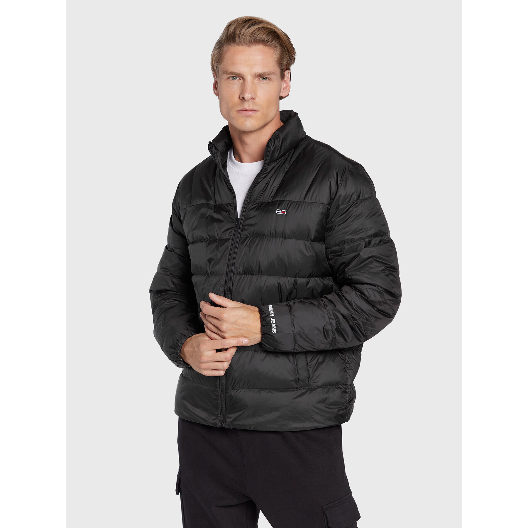 Tommy Jeans Пухено яке DM0DM14086 Черен Regular Fit - Pepit.bg