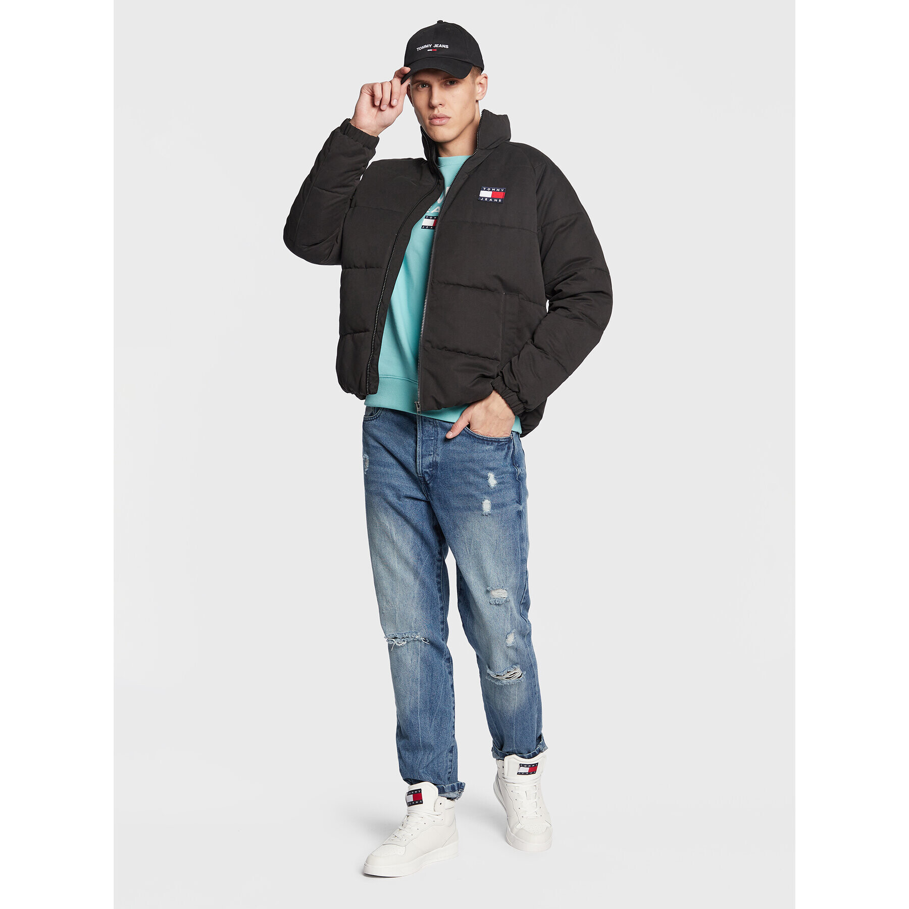 Tommy Jeans Пухено яке DM0DM15607 Черен Regular Fit - Pepit.bg