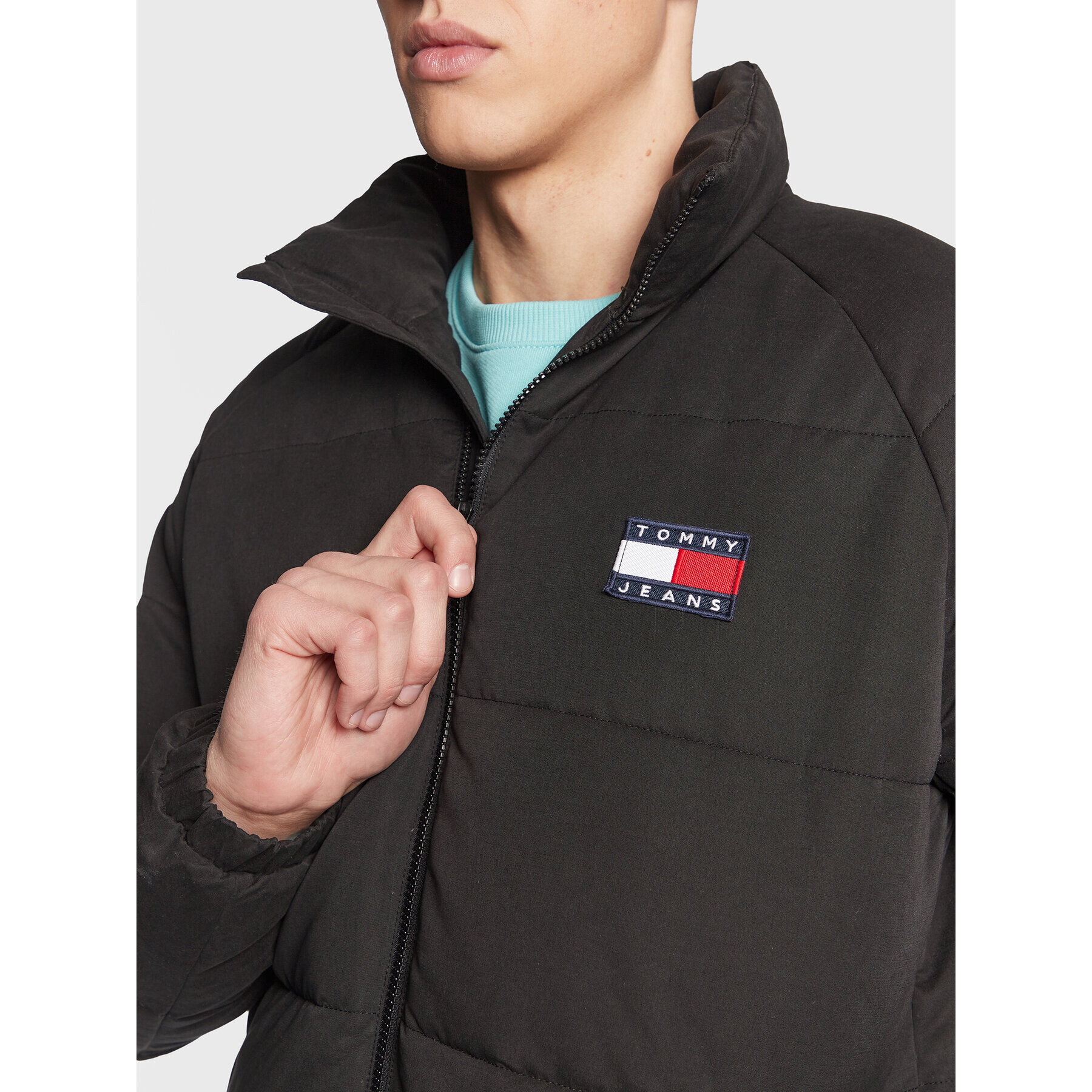 Tommy Jeans Пухено яке DM0DM15607 Черен Regular Fit - Pepit.bg