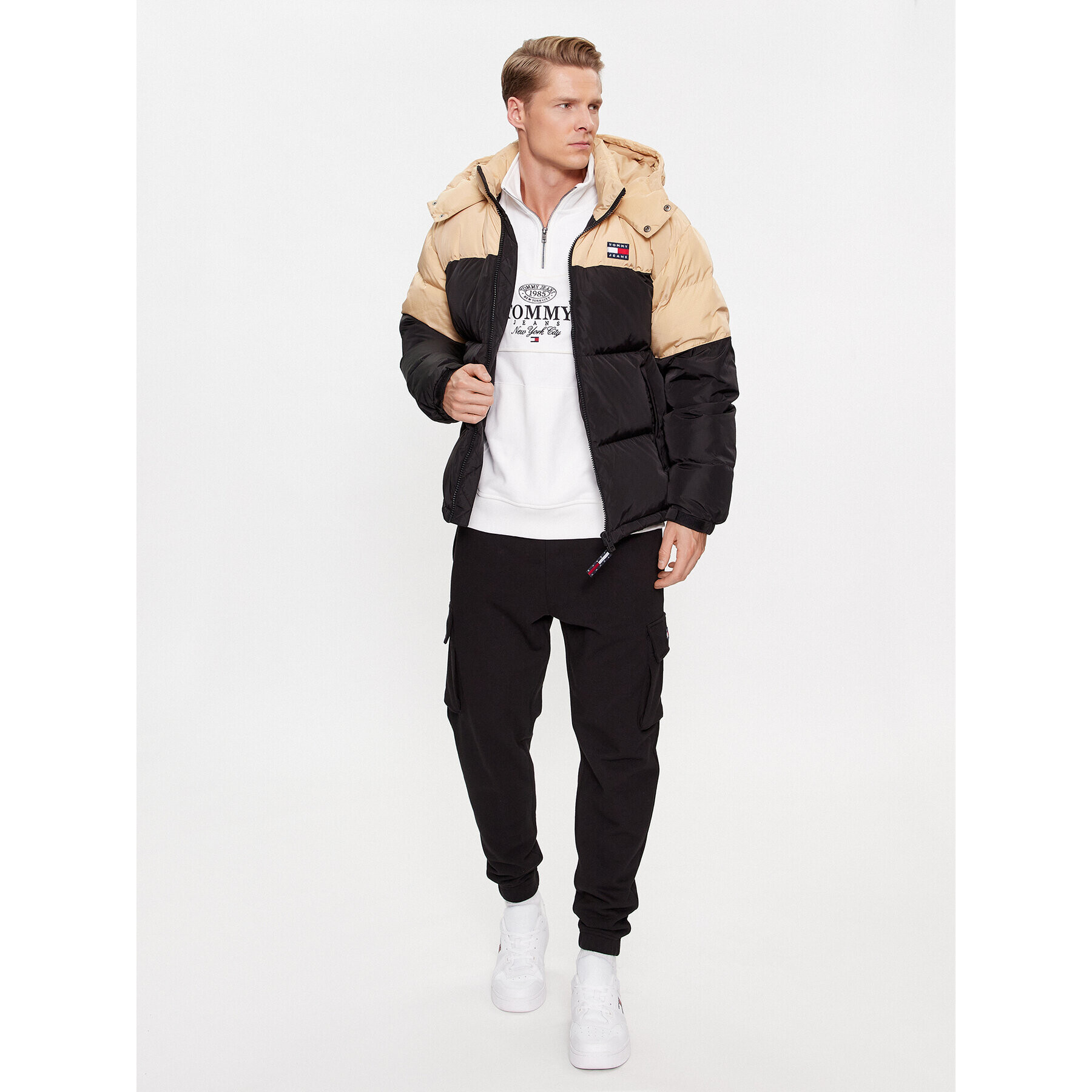 Tommy Jeans Пухено яке DM0DM17482 Черен Regular Fit - Pepit.bg