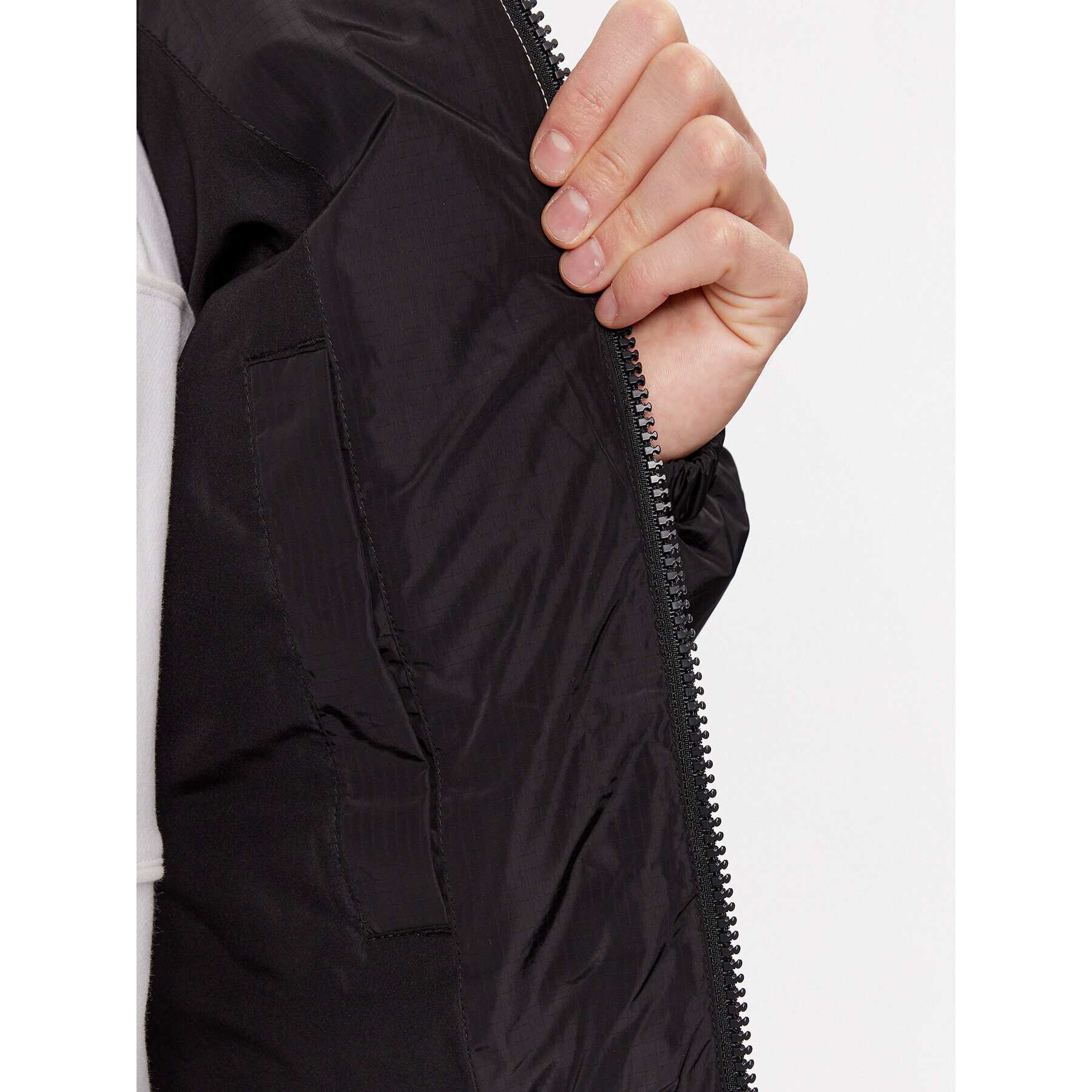 Tommy Jeans Пухено яке DM0DM17482 Черен Regular Fit - Pepit.bg