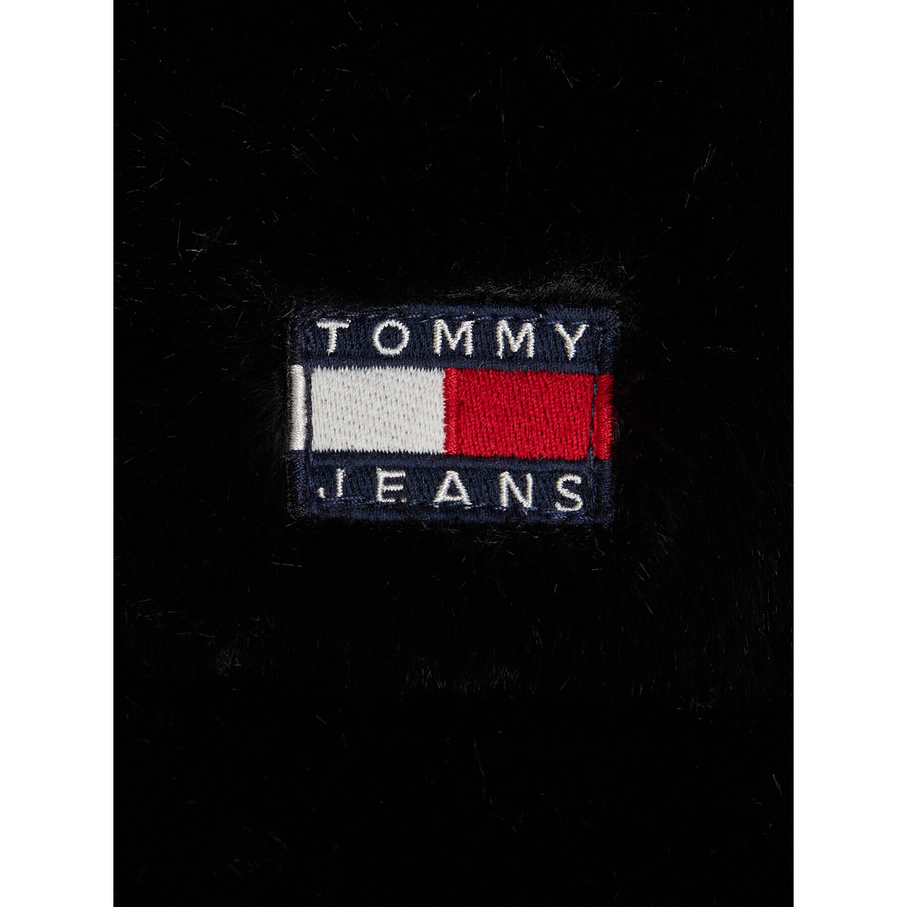 Tommy Jeans Пухено яке DW0DW16584 Черен Regular Fit - Pepit.bg