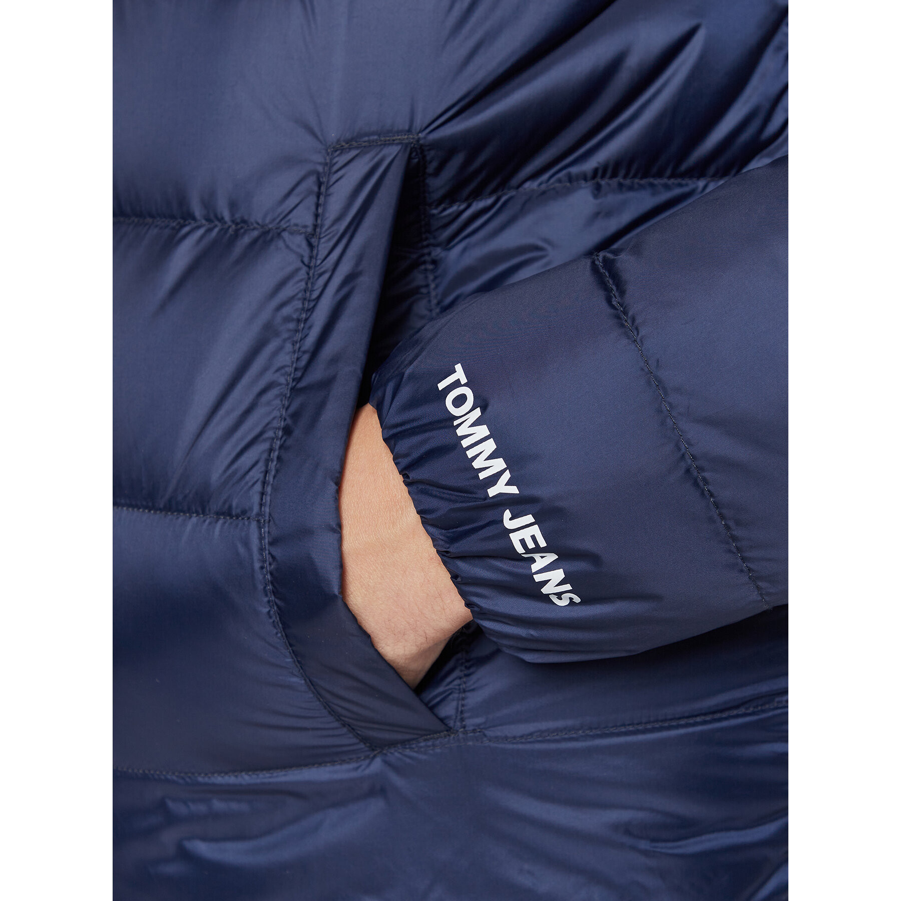 Tommy Jeans Пухено яке Essential DM0DM14086 Тъмносин Regular Fit - Pepit.bg