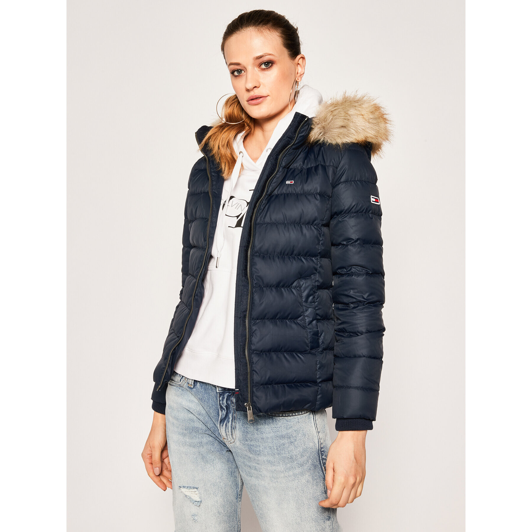 Tommy Jeans Пухено яке Essential DW0DW06774 Тъмносин Regular Fit - Pepit.bg