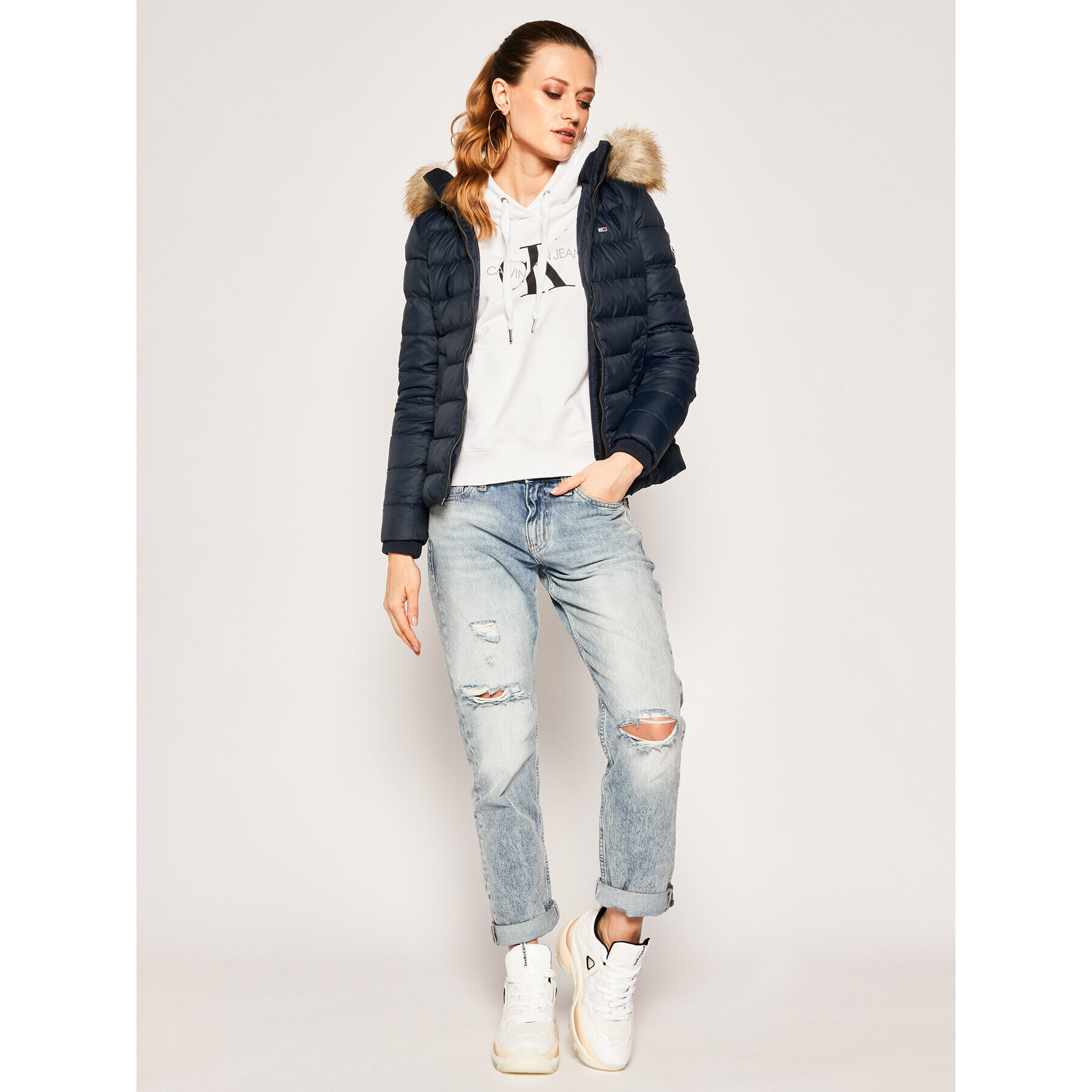 Tommy Jeans Пухено яке Essential DW0DW06774 Тъмносин Regular Fit - Pepit.bg