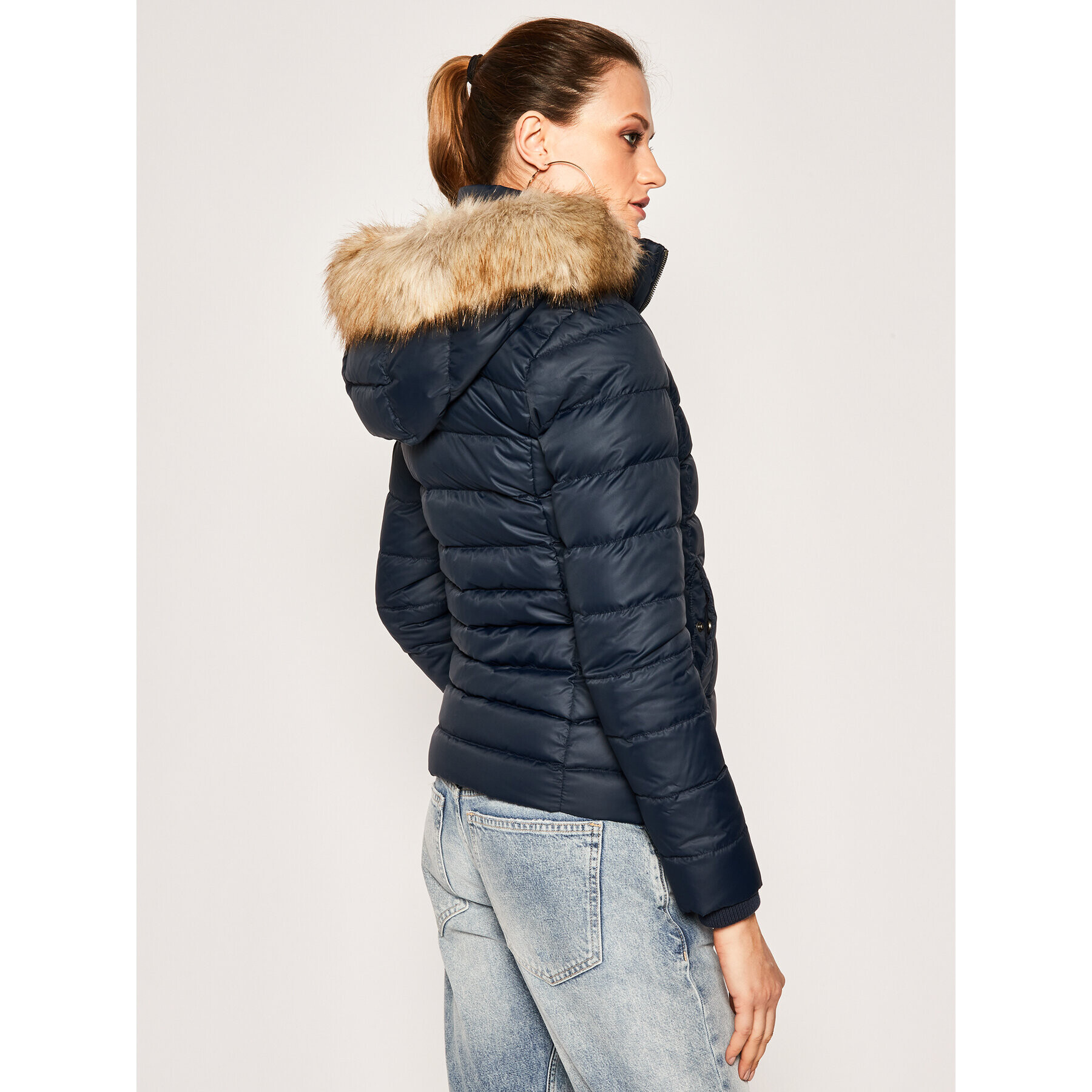 Tommy Jeans Пухено яке Essential DW0DW06774 Тъмносин Regular Fit - Pepit.bg