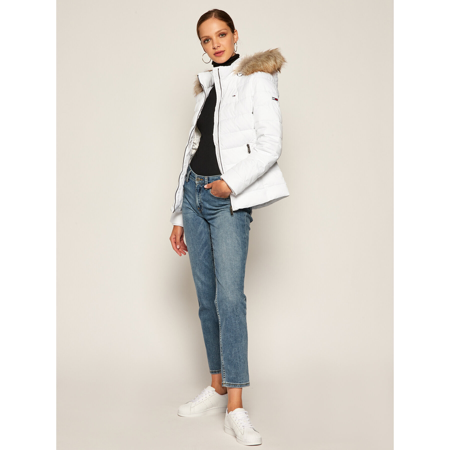 Tommy Jeans Пухено яке Essential DW0DW09062 Бял Slim Fit - Pepit.bg