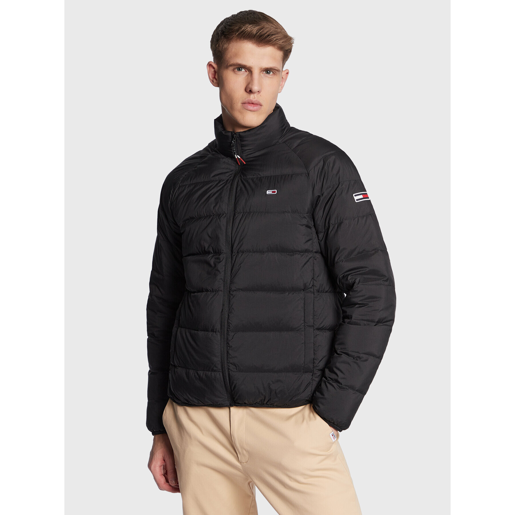 Tommy Jeans Пухено яке Light DM0DM15385 Черен Regular Fit - Pepit.bg