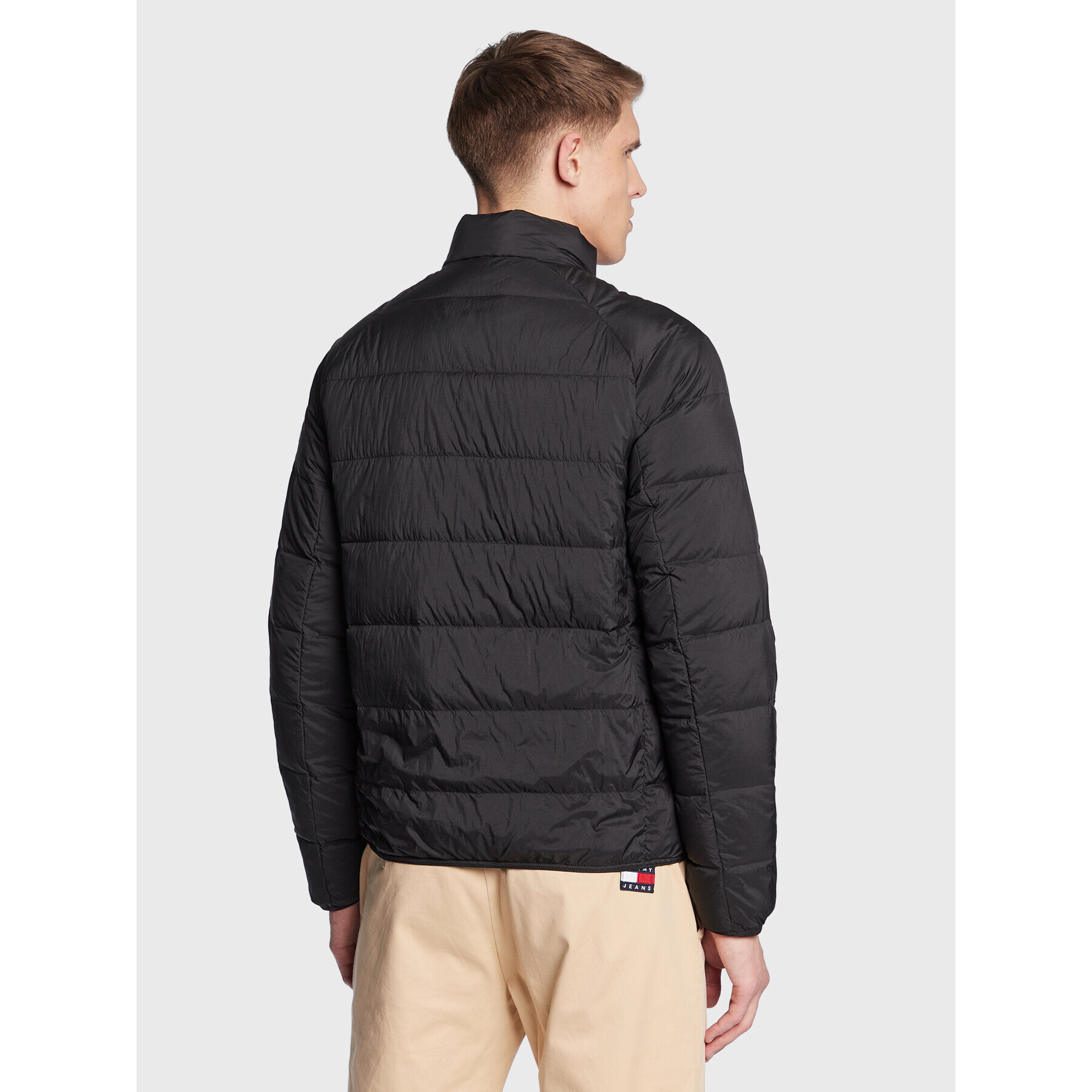 Tommy Jeans Пухено яке Light DM0DM15385 Черен Regular Fit - Pepit.bg