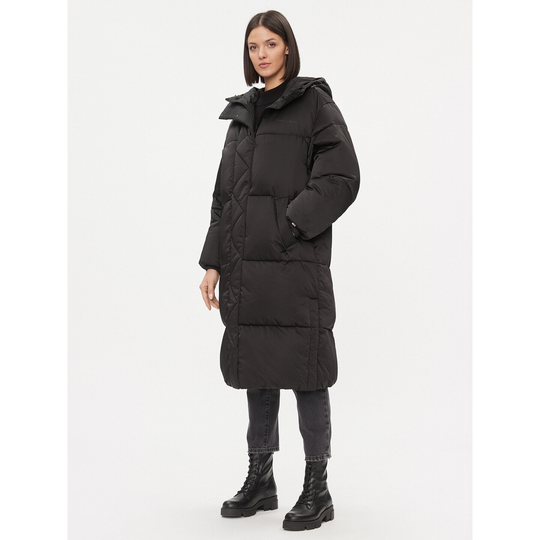 Tommy Jeans Пухено яке Satin DW0DW16587 Черен Regular Fit - Pepit.bg