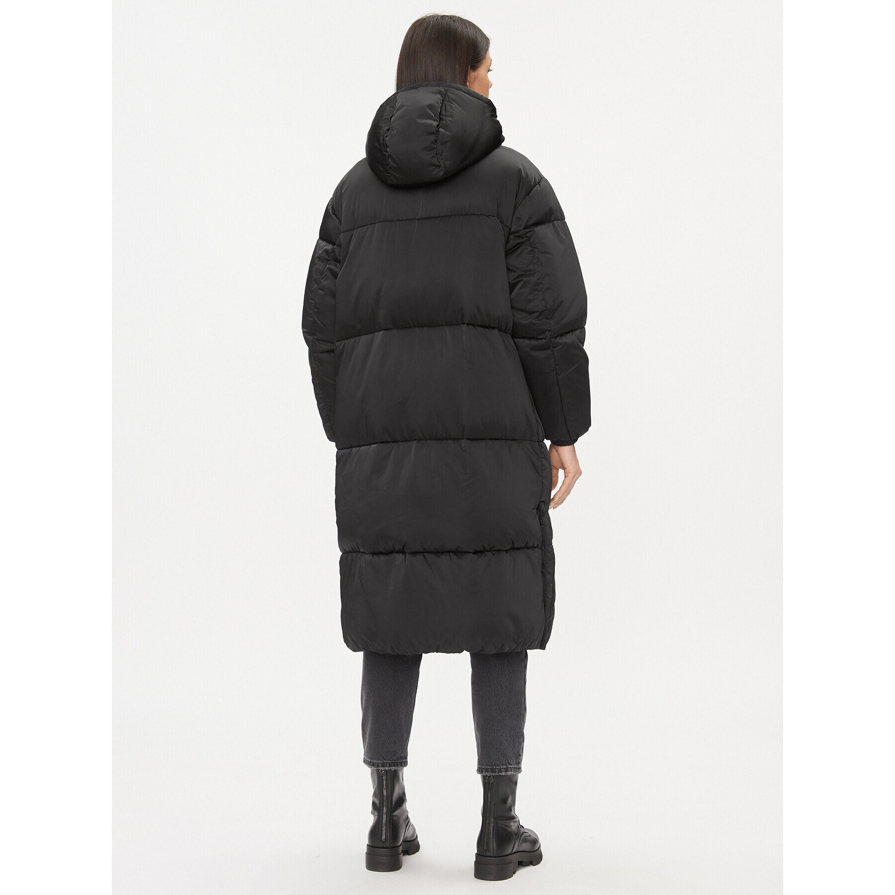 Tommy Jeans Пухено яке Satin DW0DW16587 Черен Regular Fit - Pepit.bg