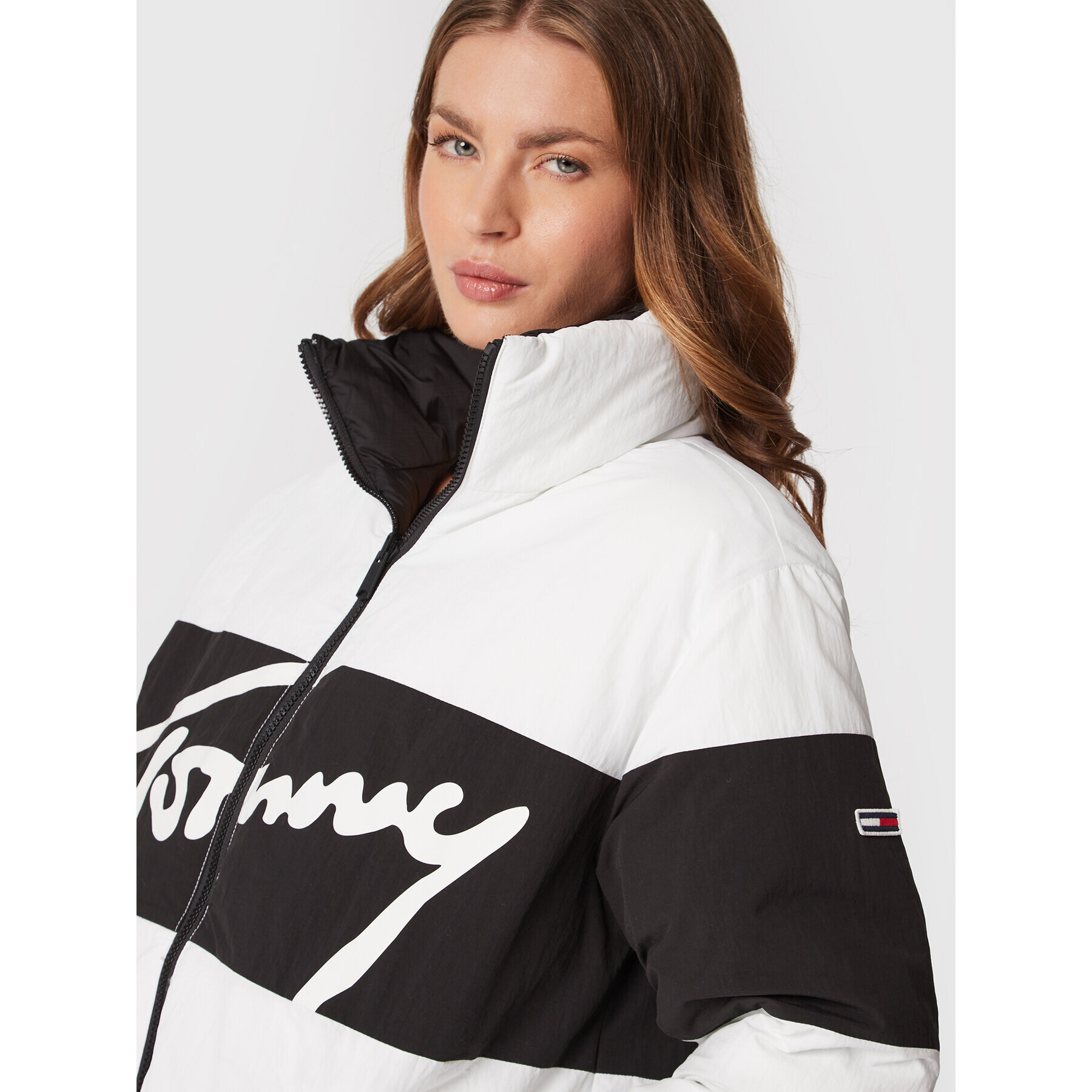 Tommy Jeans Пухено яке Signature DW0DW14308 Бял Oversize - Pepit.bg